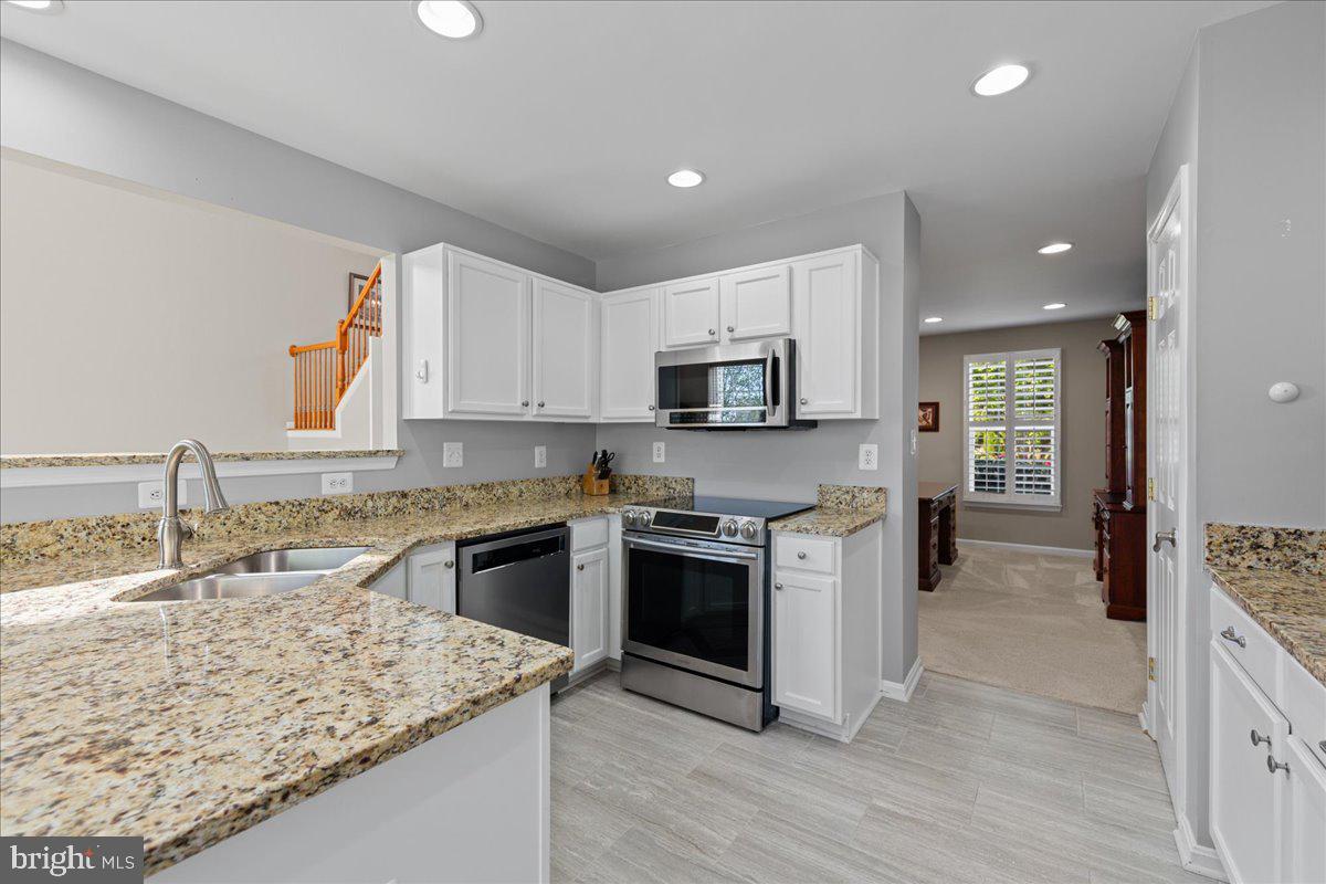 ROUND HILL - Residential