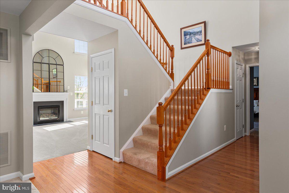 ROUND HILL - Residential