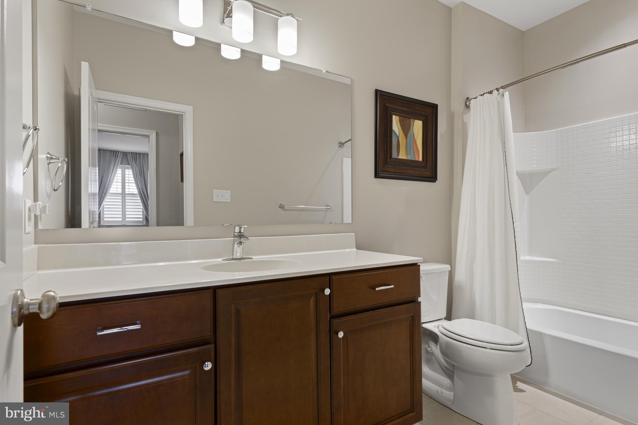 WESTHAMPTON - Residential