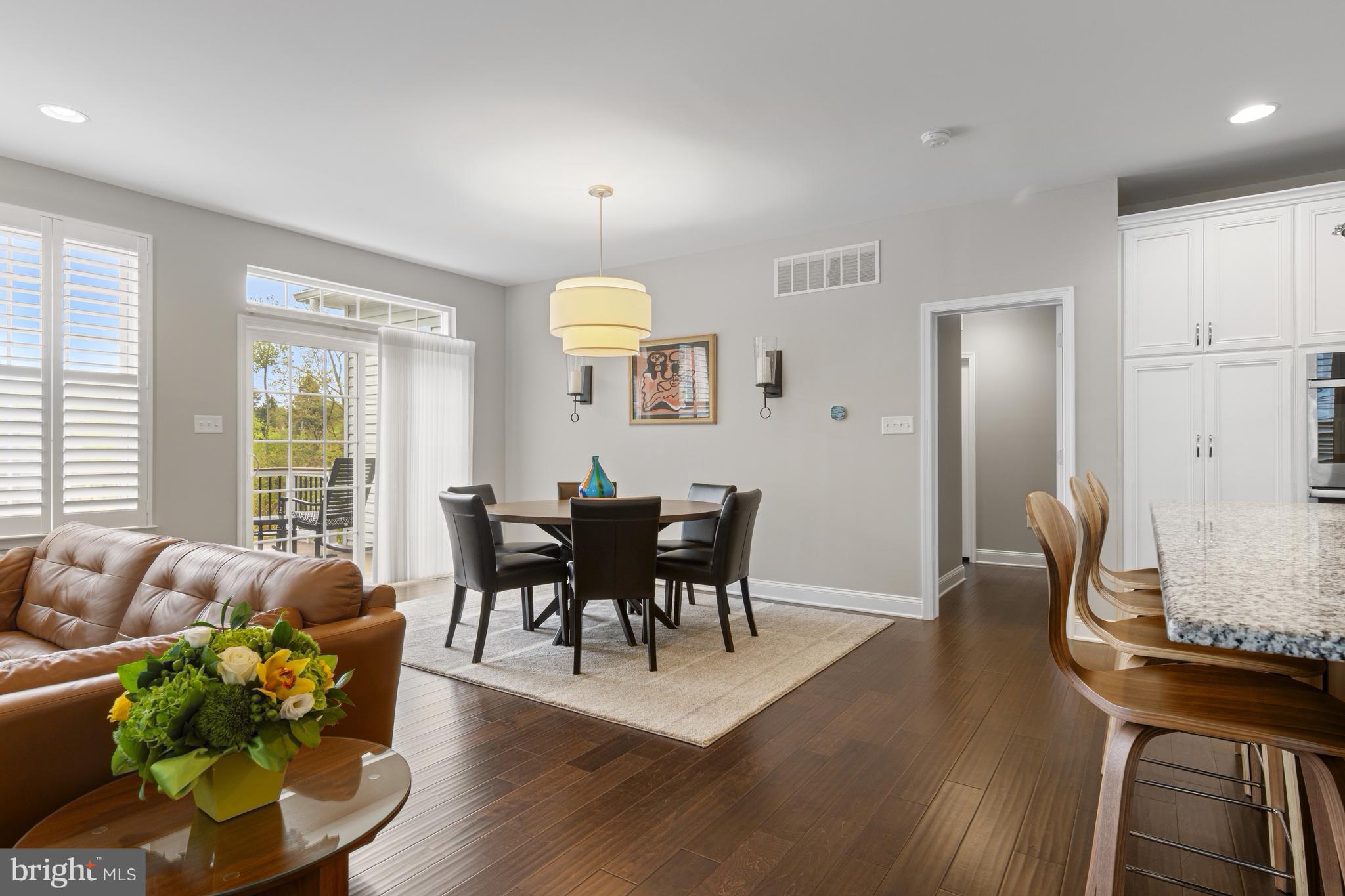 WESTHAMPTON - Residential