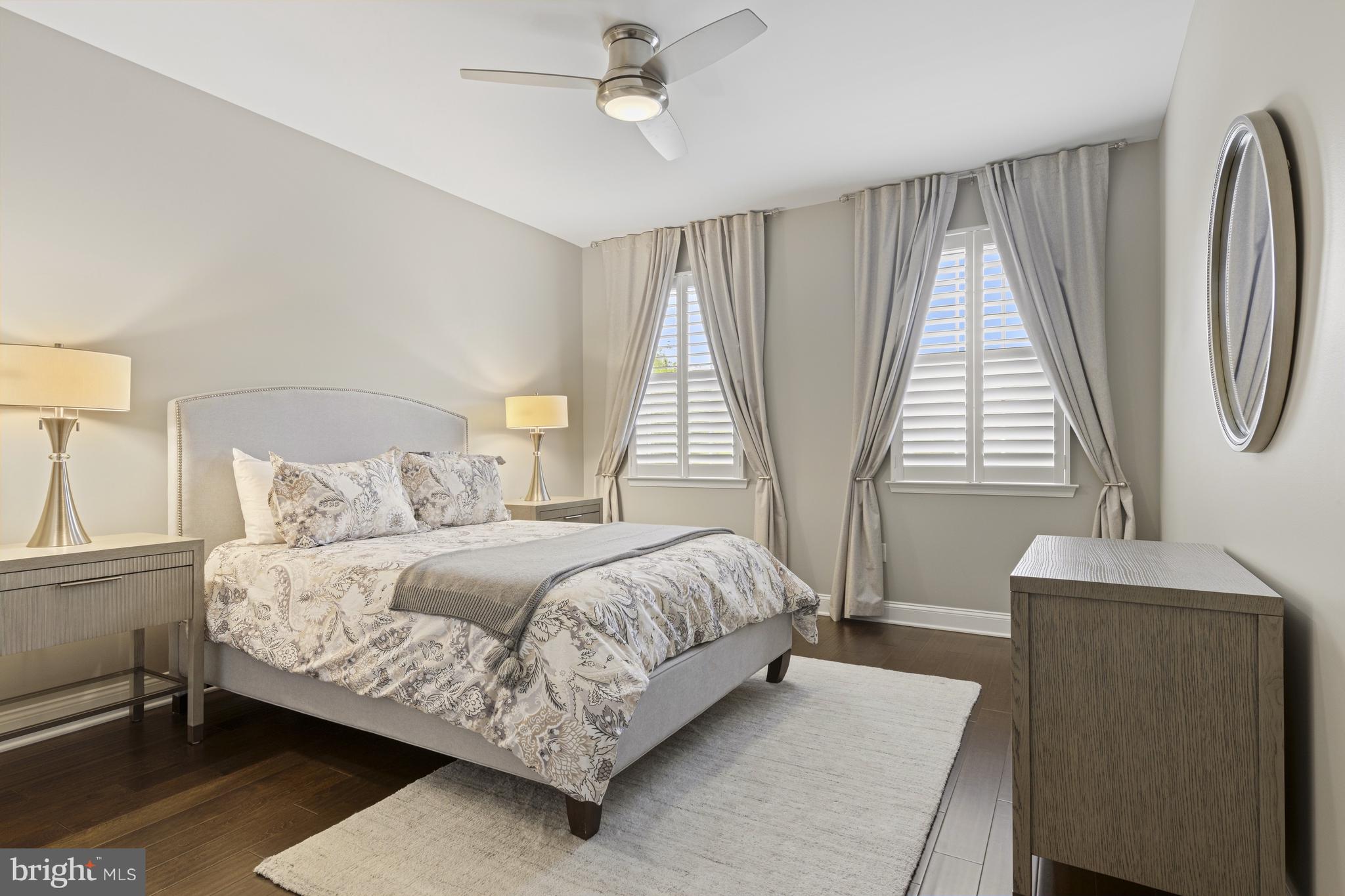 WESTHAMPTON - Residential