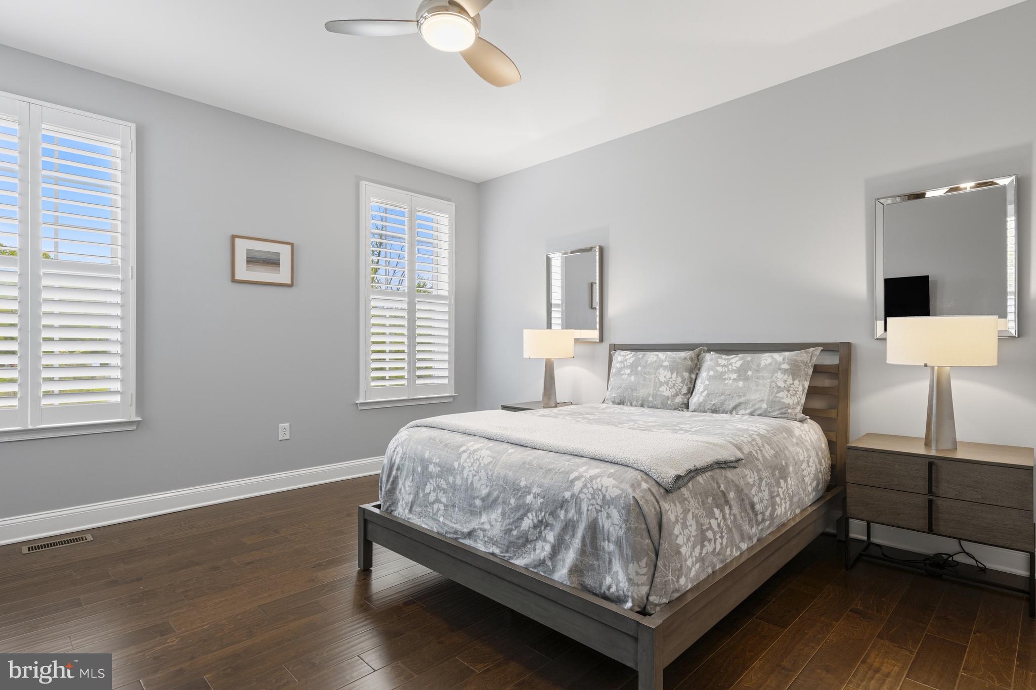 WESTHAMPTON - Residential
