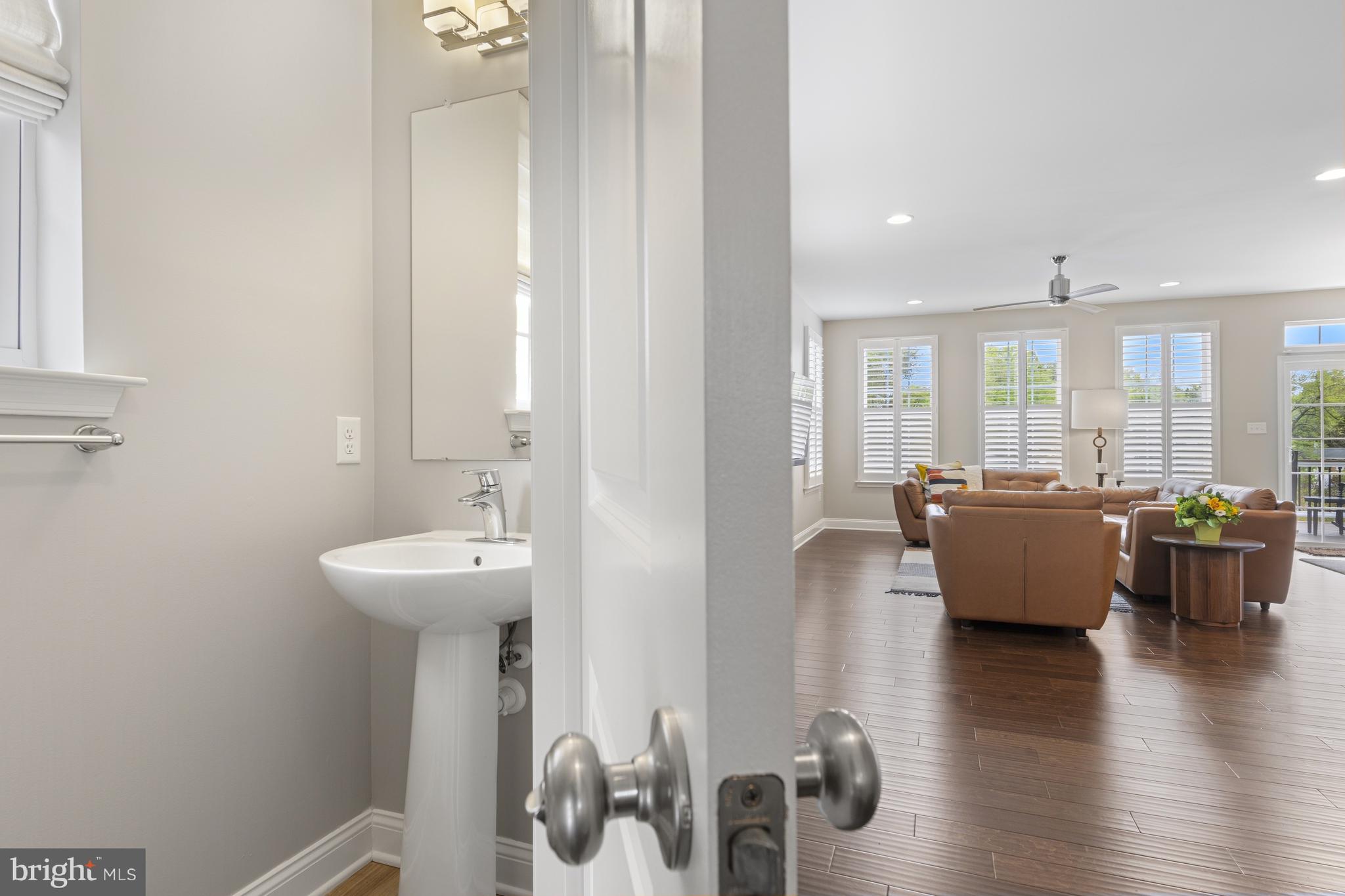 WESTHAMPTON - Residential