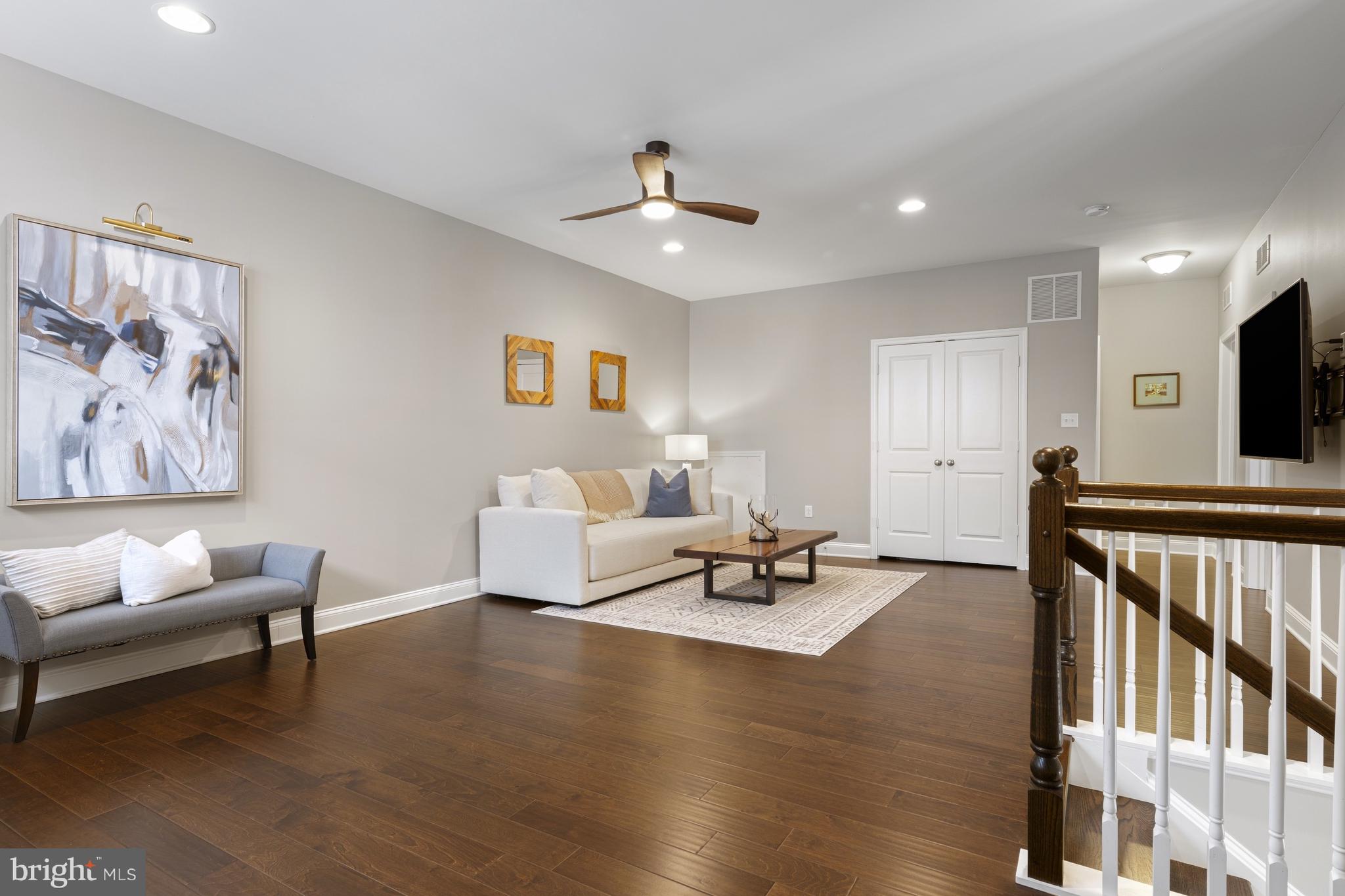 WESTHAMPTON - Residential