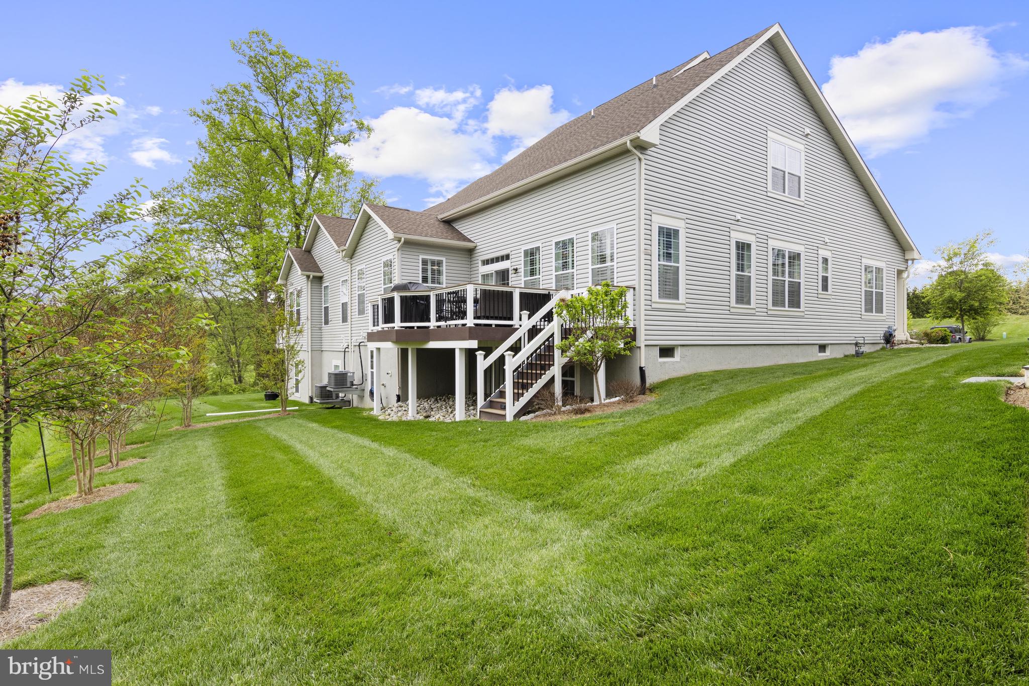 WESTHAMPTON - Residential