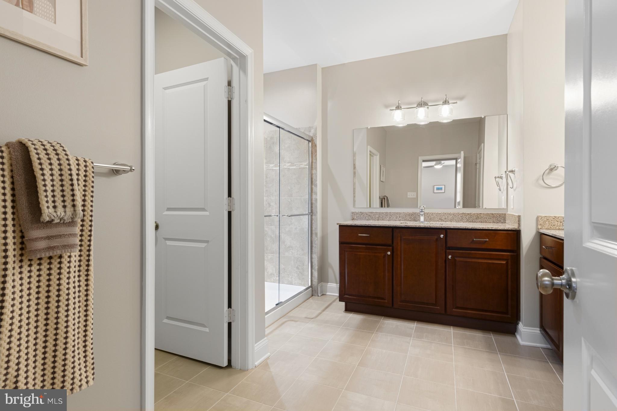 WESTHAMPTON - Residential
