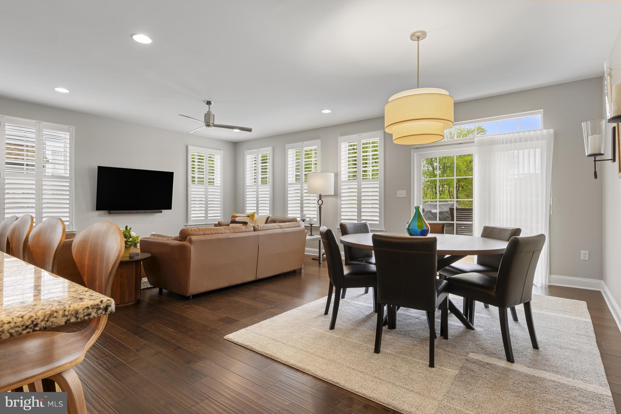 WESTHAMPTON - Residential