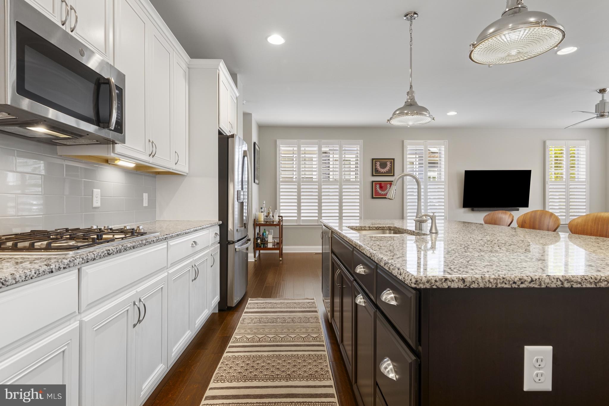 WESTHAMPTON - Residential