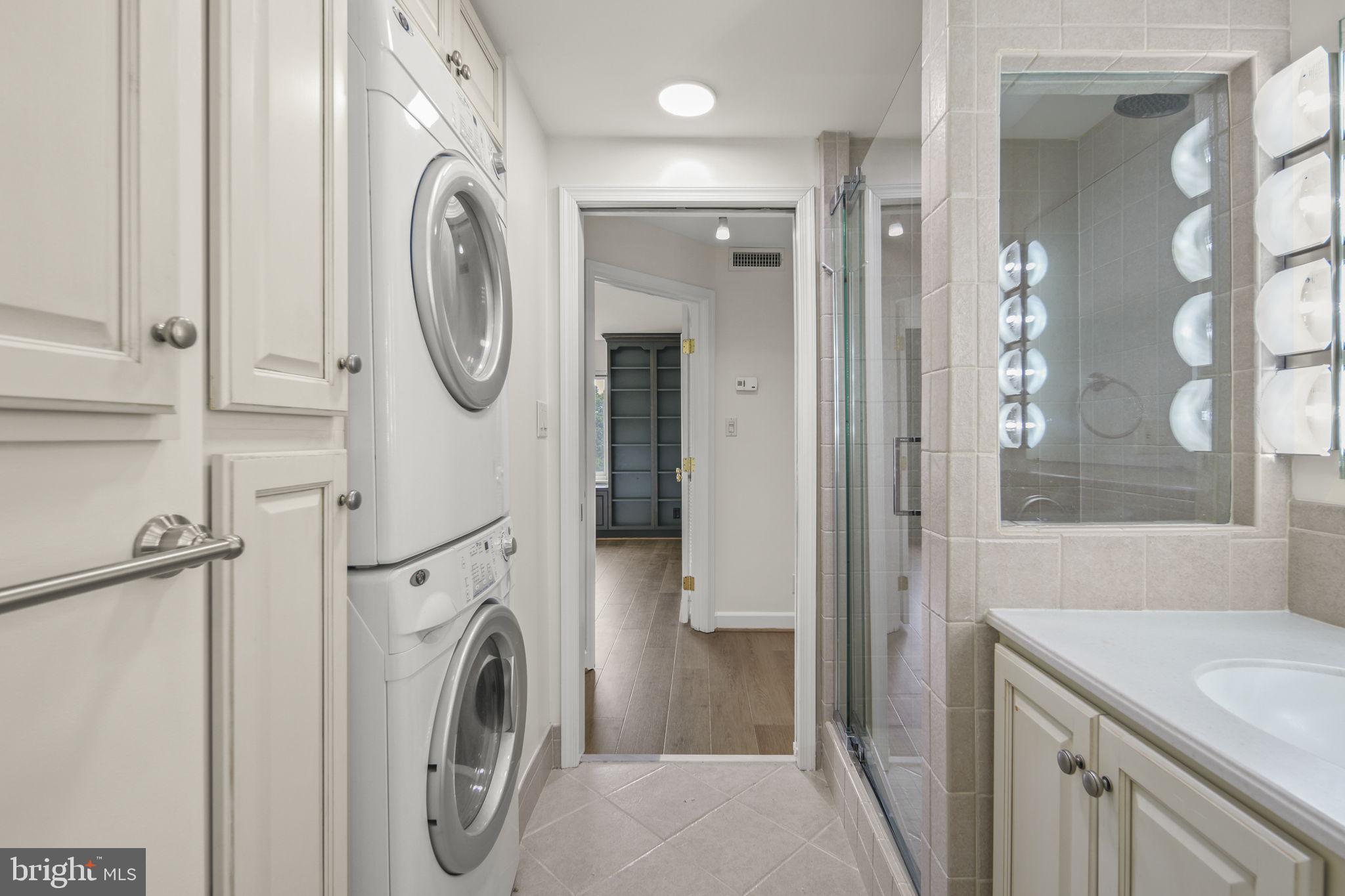 ROTONDA - Residential Lease