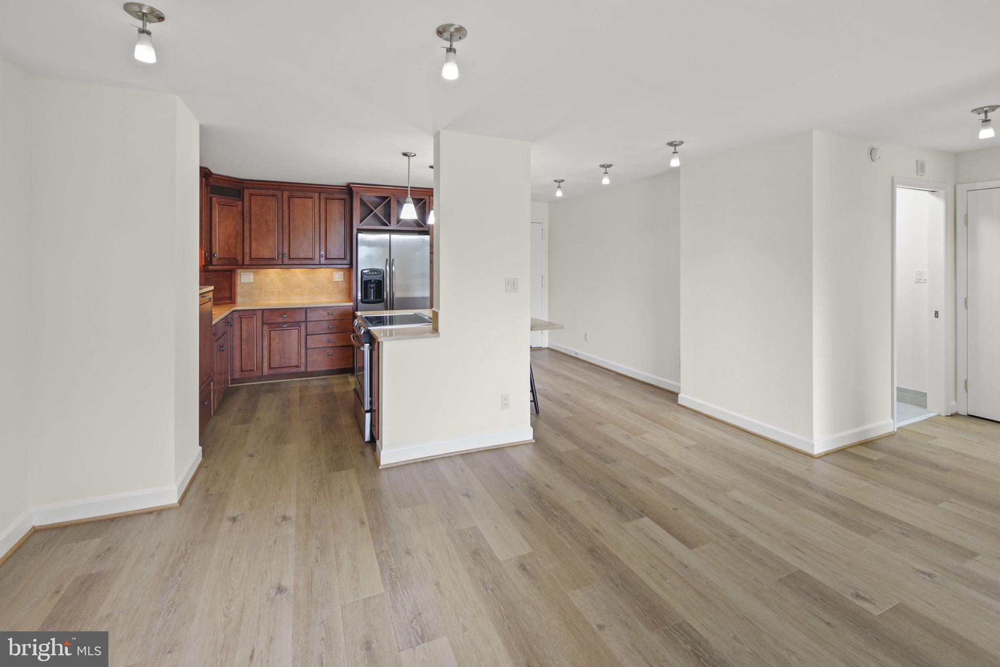 ROTONDA - Residential Lease