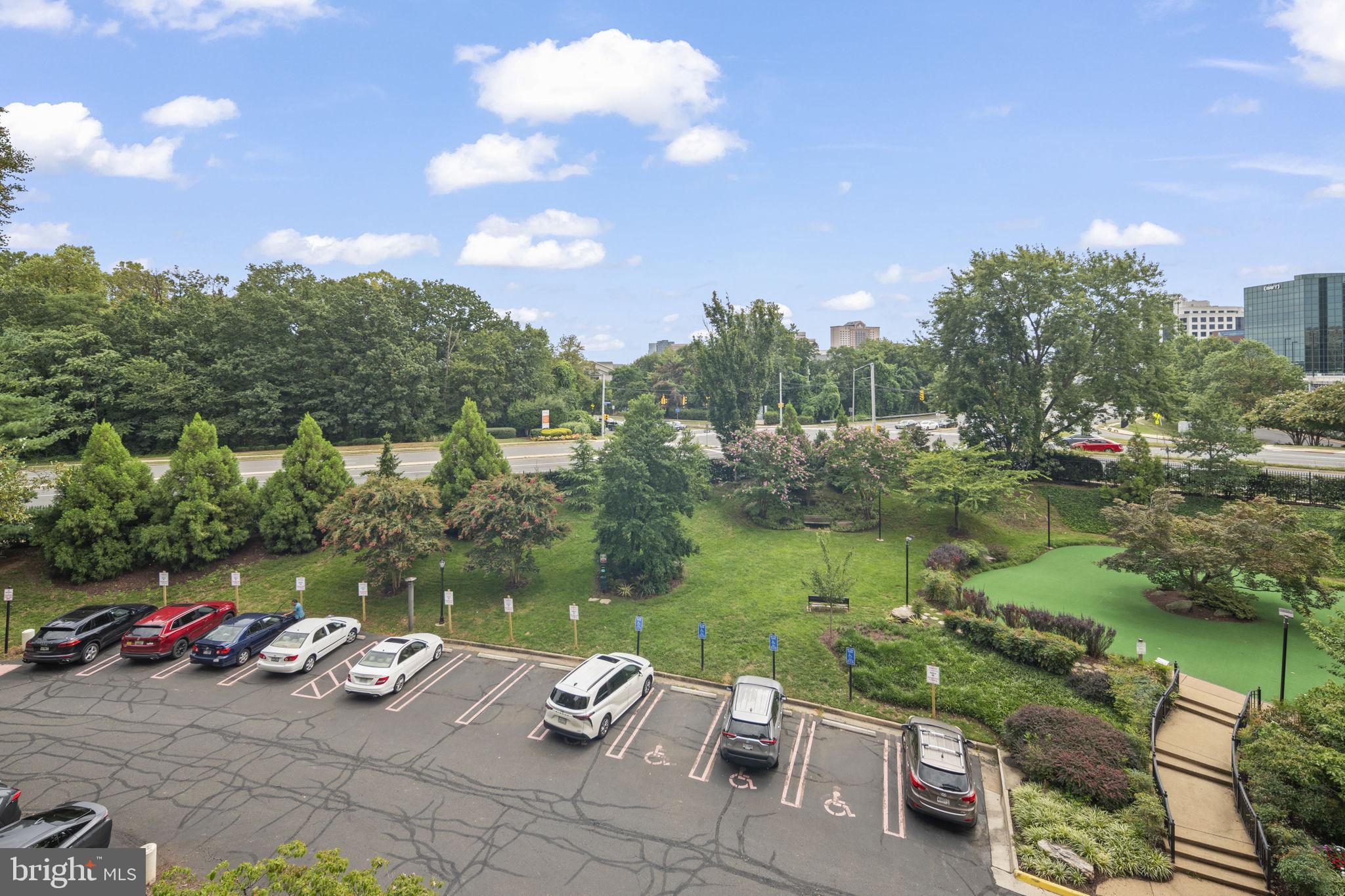 ROTONDA - Residential Lease