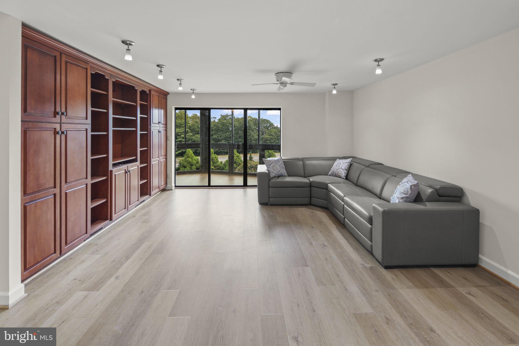 ROTONDA - Residential Lease