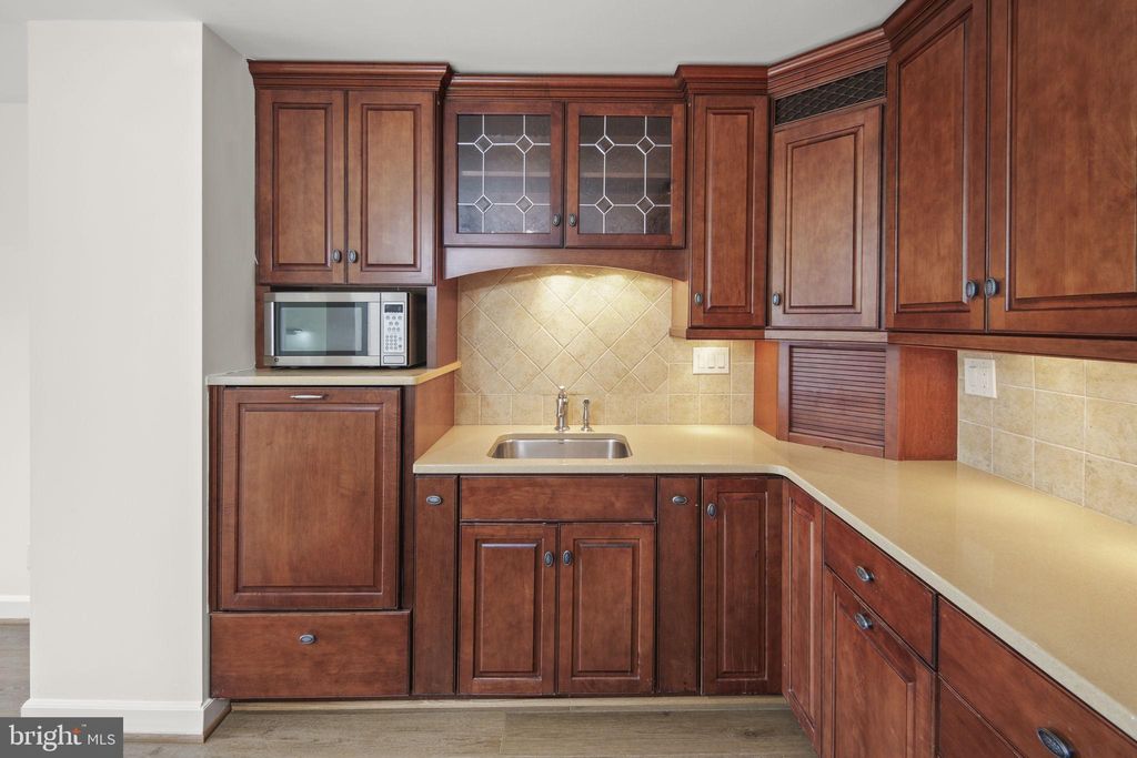 Photo of 8340 Greensboro Drive #302, MCLEAN, VA 22102 (MLS # VAFX2276440)