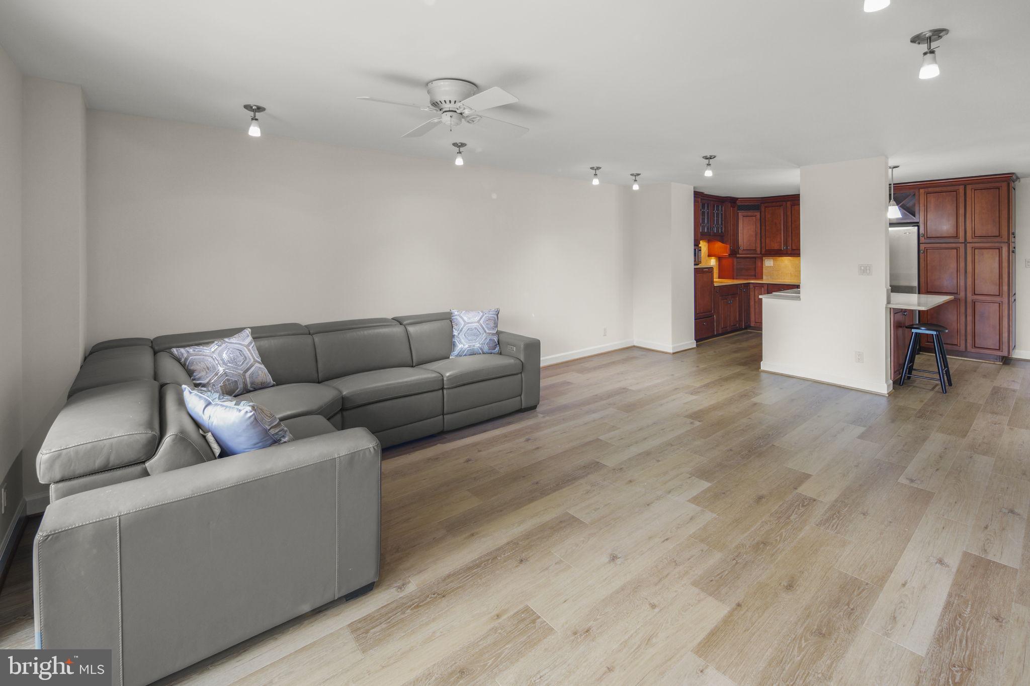 ROTONDA - Residential Lease