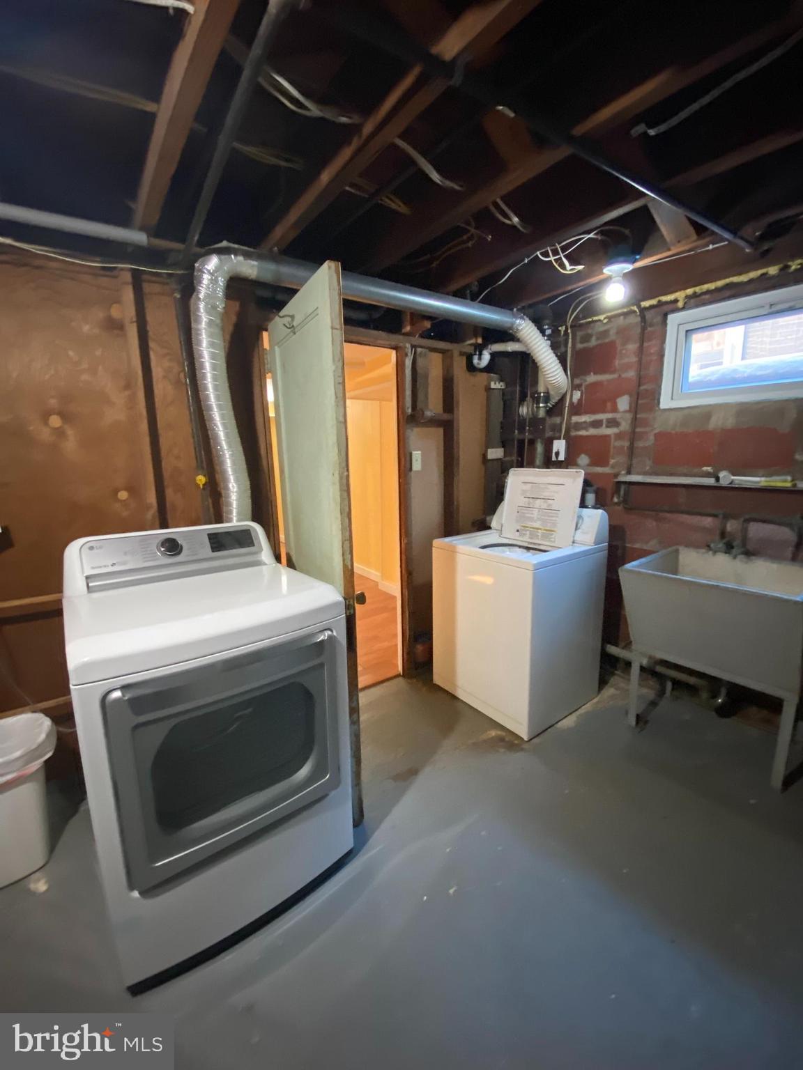 ALCOVA HEIGHTS - Residential Lease