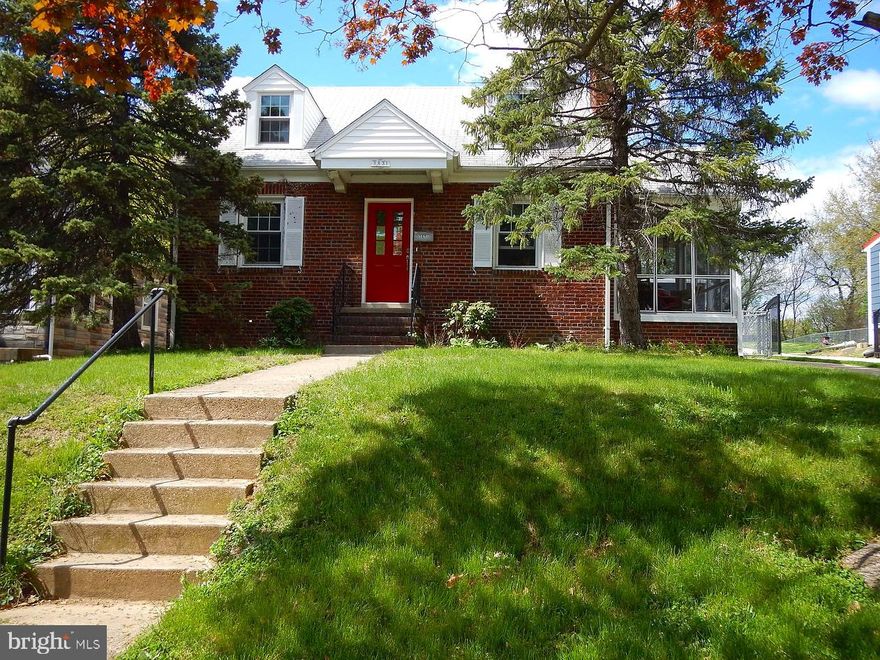 This charming 3 bedroom 2 bath home is located in the Alcova Heights neighborhood of Arlington. Upper level has large bedroom with walk-in closet and bath with clawfoot tub/shower. Main level has 2 bedrooms with shared full bath, dining room, cozy living room with fireplace, kitchen and screened porch. Lower level includes large family room and unfinished storage and laundry room. Radiator heat and central A/C. Off street parking, large fully fenced backyard and detached garage with power. Extremely convenient location - close to DC/Pentagon City/Amazon HQ/area airports and the Ballston/Clarendon corridor. Pets negotiable with extra deposit.