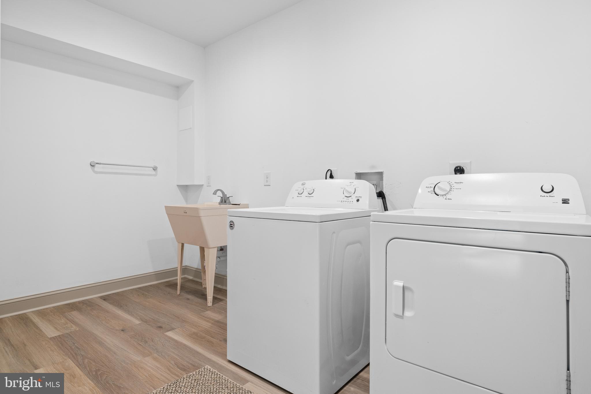 BLOUNTS HARBOUR - Residential