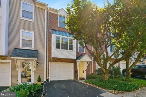 Townhouse For Sale - 18221 Paladin Drive<br/> OLNEY, MD 20832