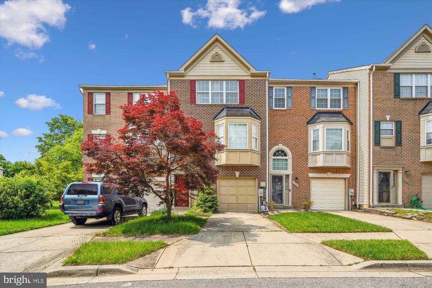 Clean large three-level townhome with built-in one-car garage. Beautiful modern light fixtures make this home the desire for all ages.
2nd level with hardwood floors, open floor plan, fireplace in the living room, and two levels entertaining large deck off kitchen. 
Recreation room which enters a gorgeous patio and fenced backyard. A bathroom on every level. The wall mount for the flat-screen TV is already in.