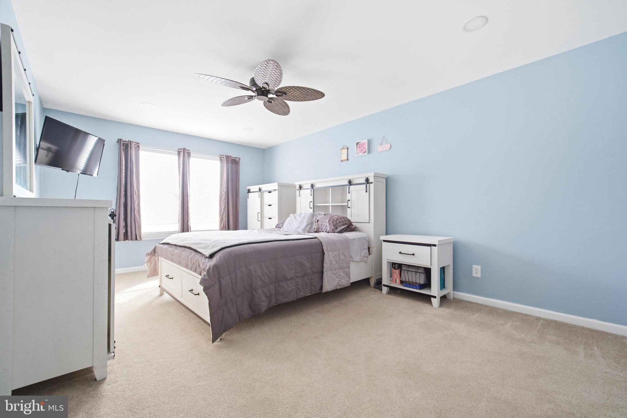 GREEN HILL - Residential