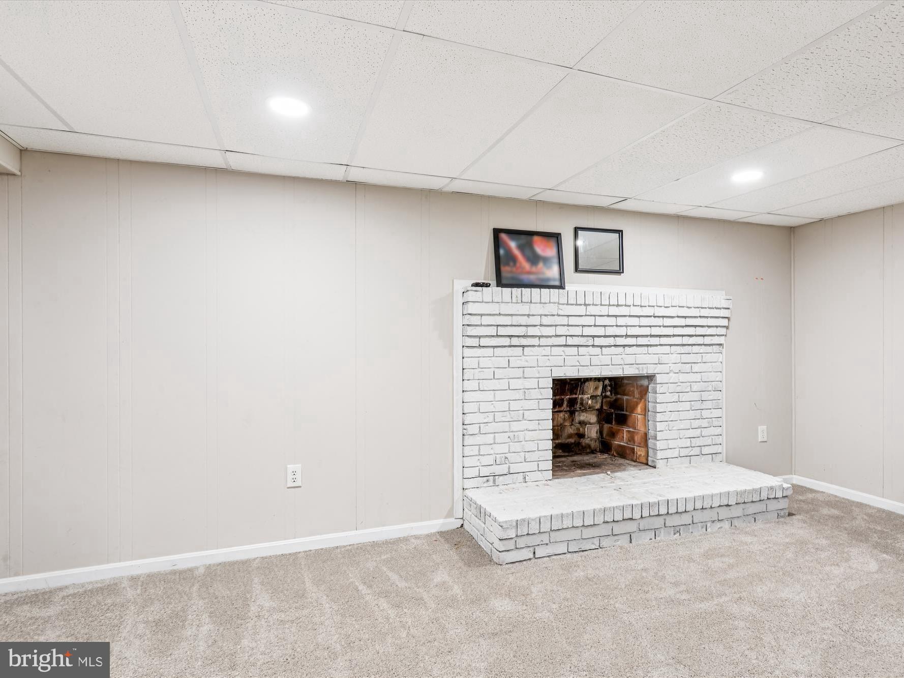 ROLAND TERRACE - Residential Lease