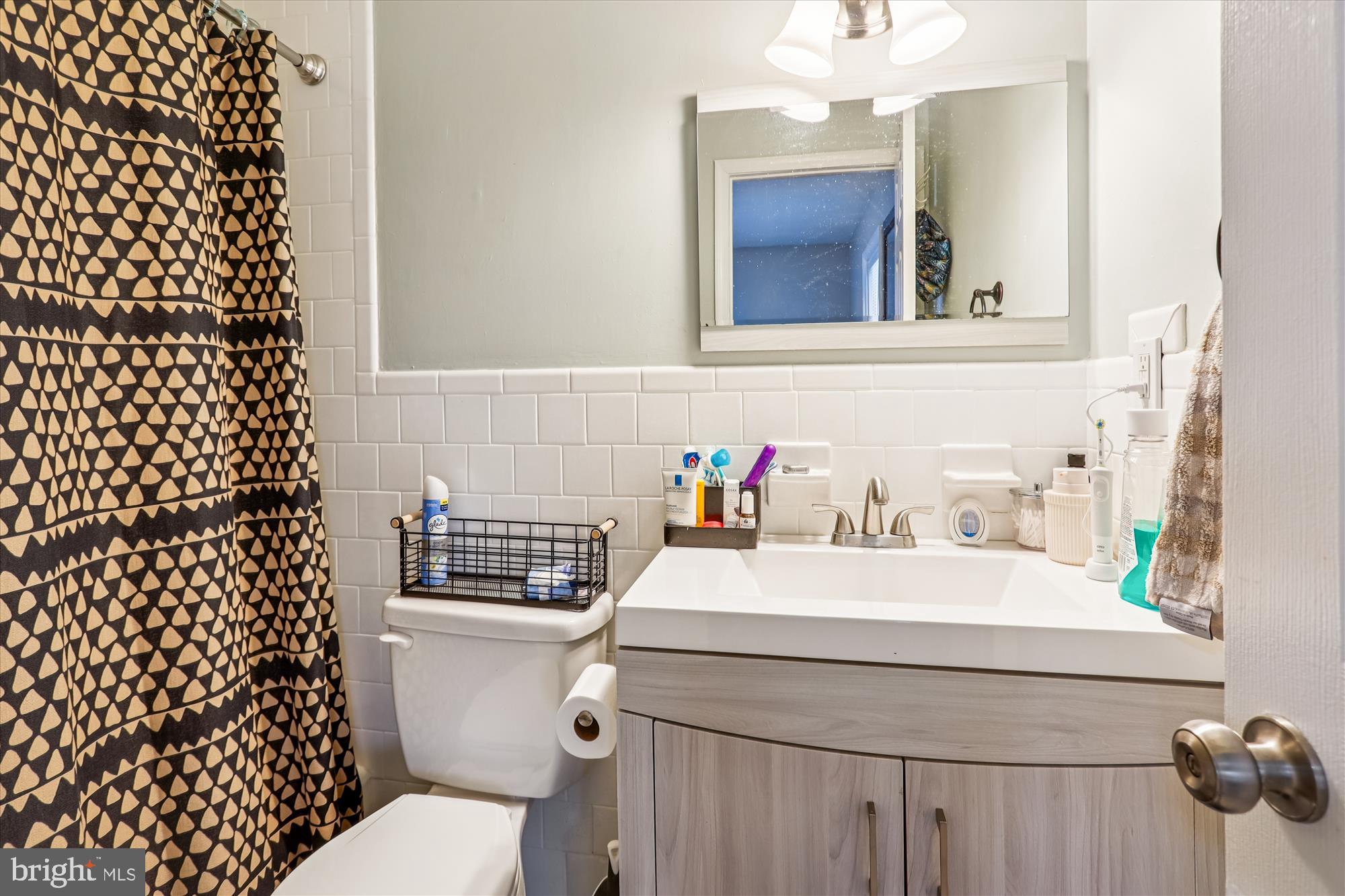 ROLAND TERRACE - Residential Lease