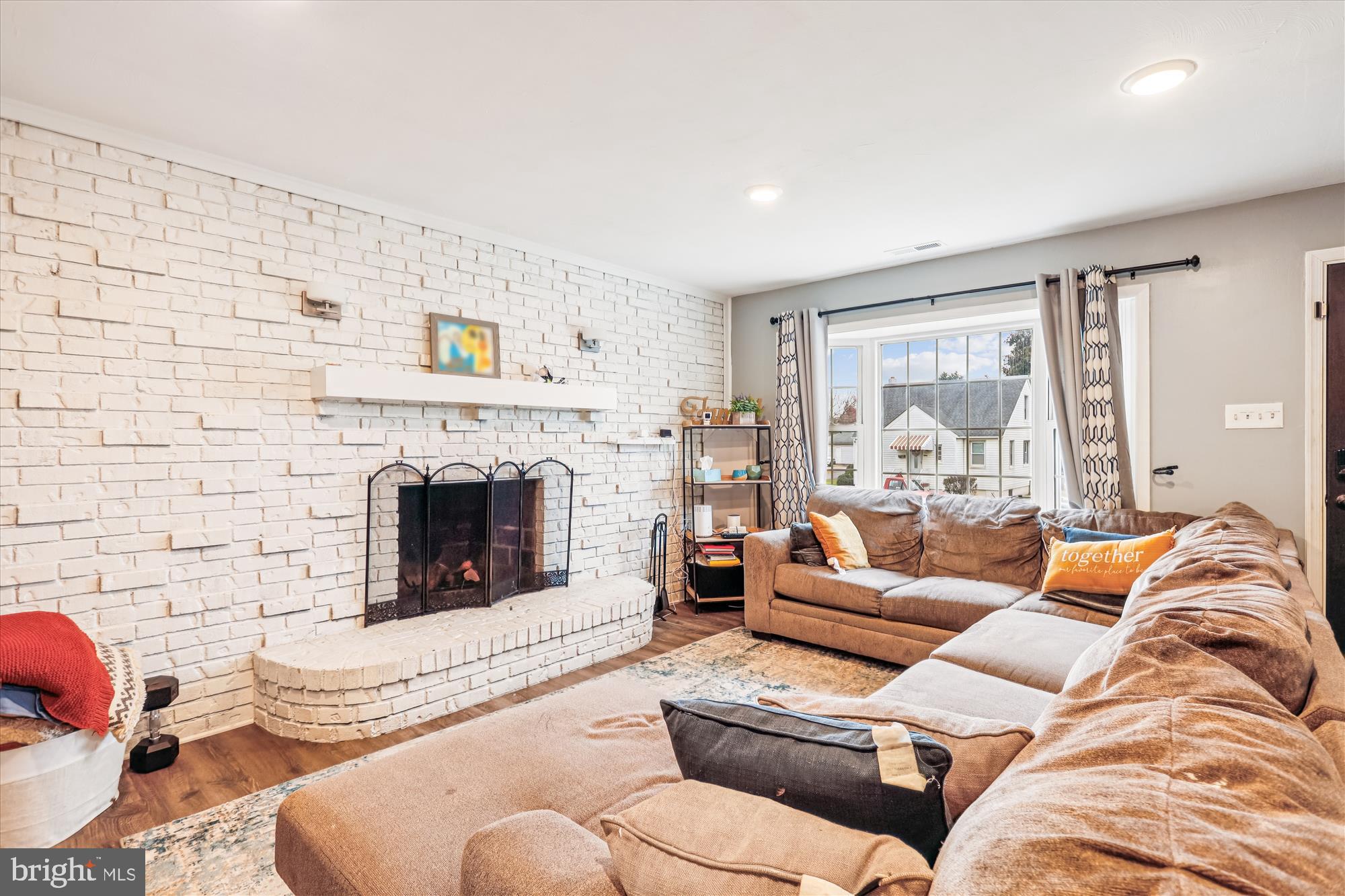 ROLAND TERRACE - Residential Lease