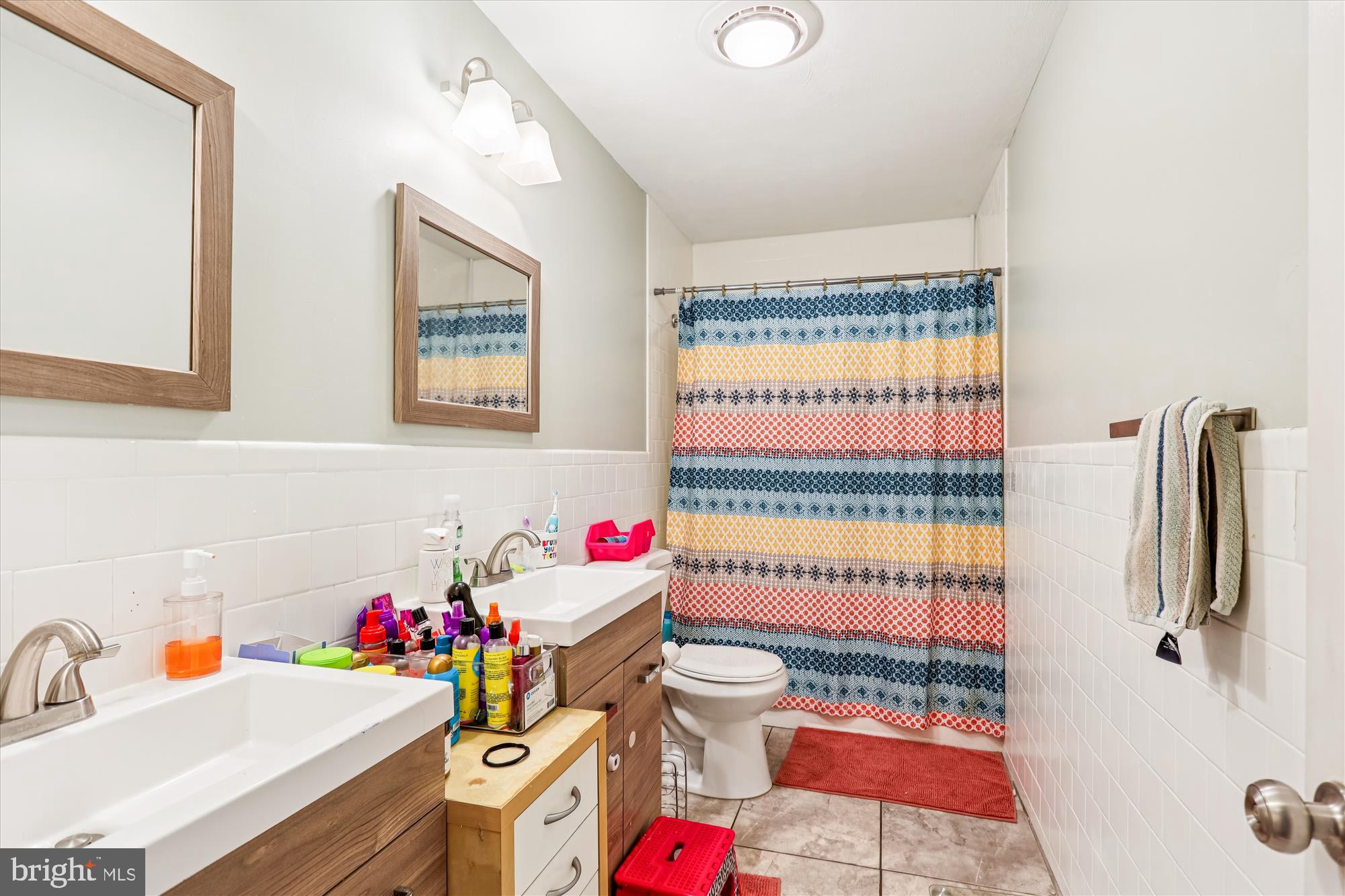 ROLAND TERRACE - Residential Lease