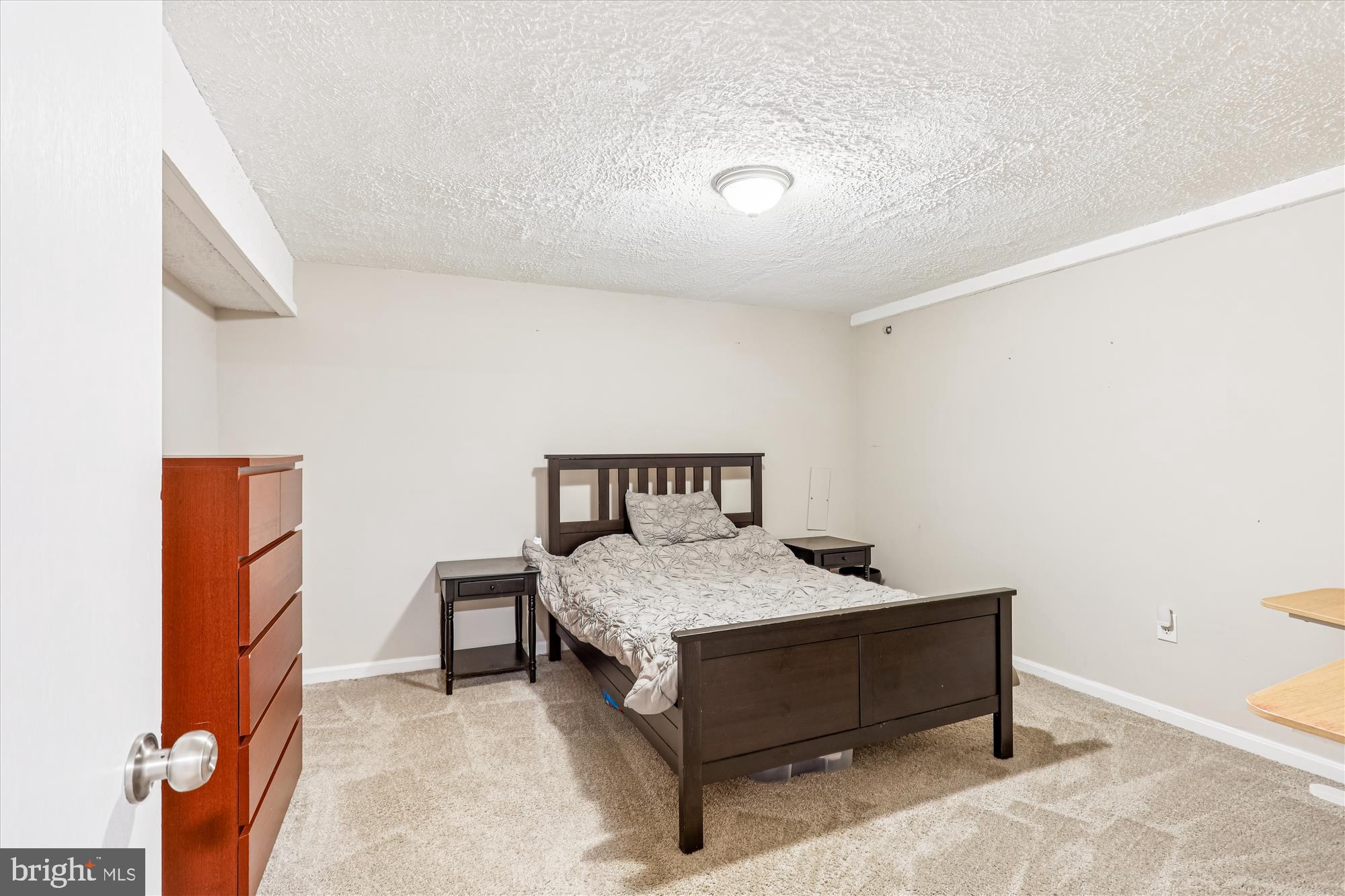 ROLAND TERRACE - Residential Lease