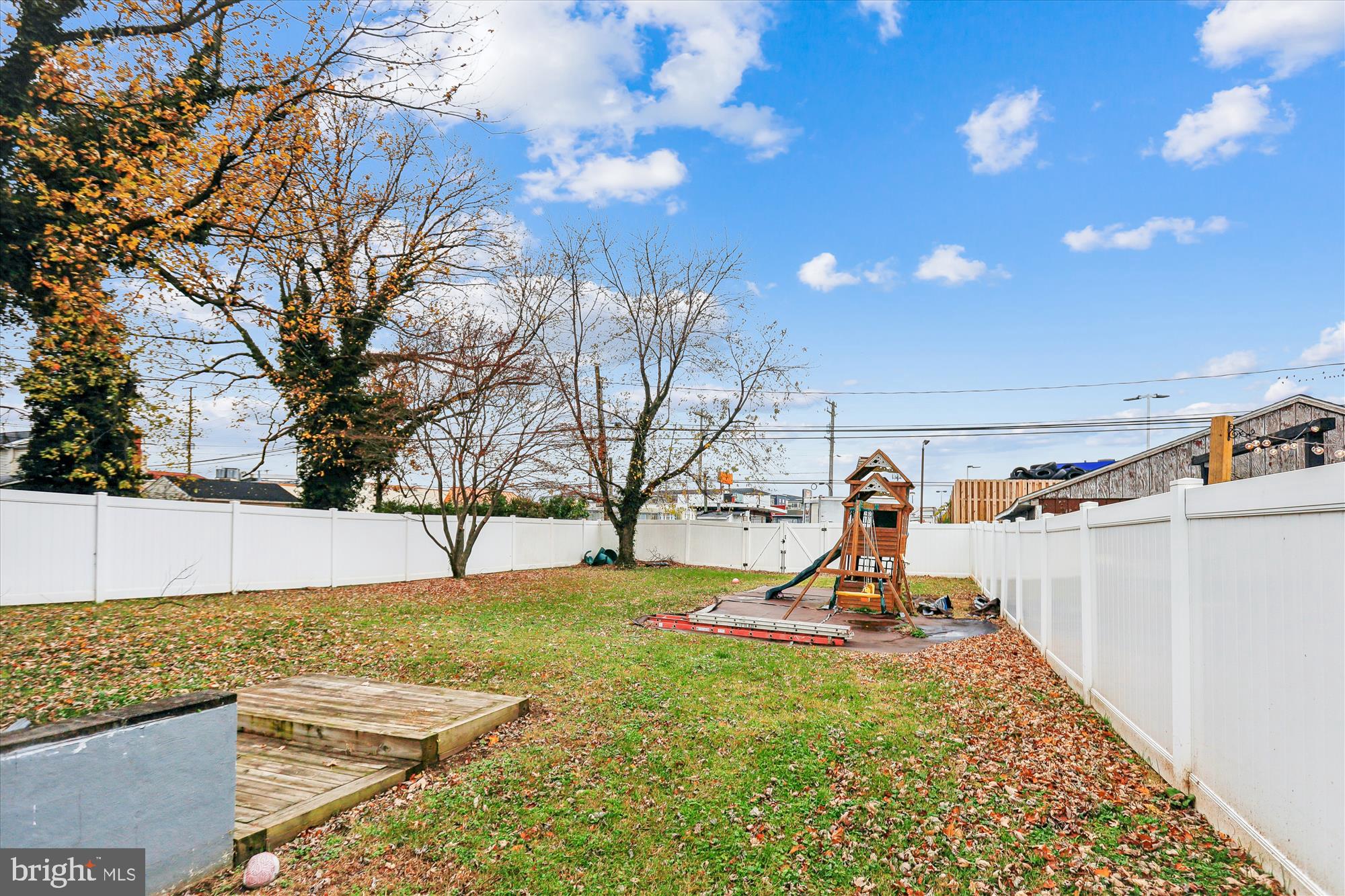 ROLAND TERRACE - Residential Lease