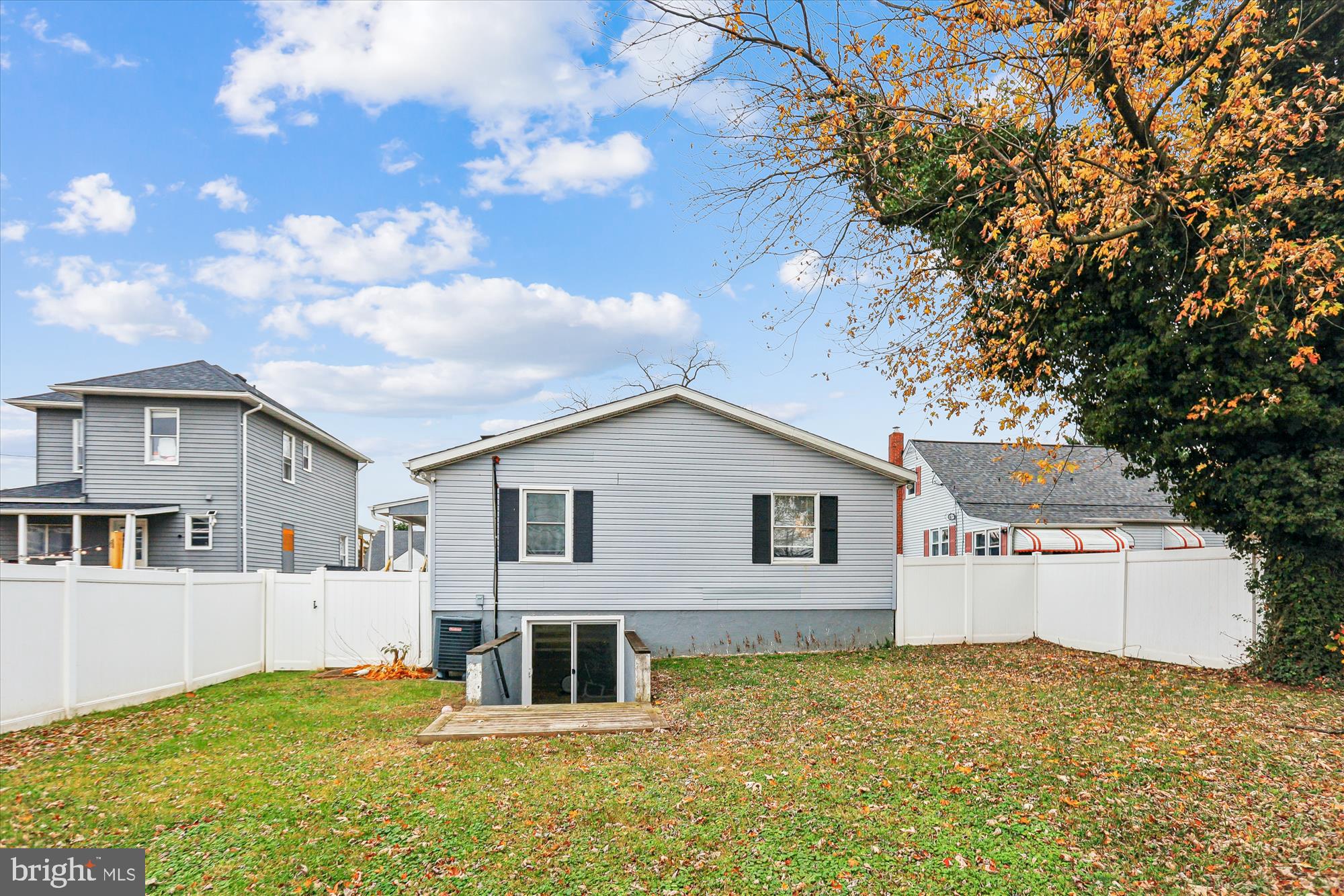 ROLAND TERRACE - Residential Lease