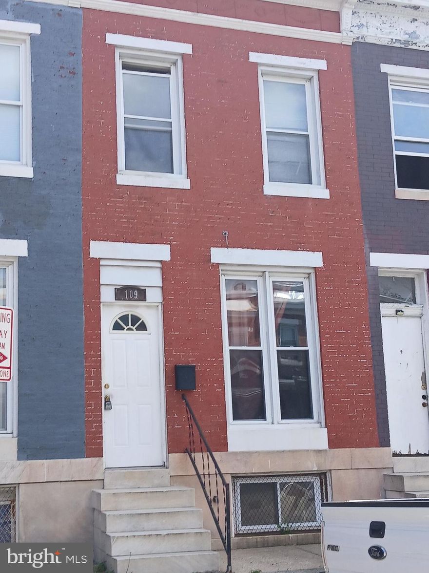 This 3-bedroom, 1-bath home is located within walking distance of Bon Secours Mercy Health, offering a prime location for your next investment. Whether you're looking for a profitable fix-and-flip opportunity or a solid buy-and-hold rental, this property checks all the boxes. With strong rental demand in the area and proximity to major employers, this is a chance you don’t want to miss! Being Sold AS-IS