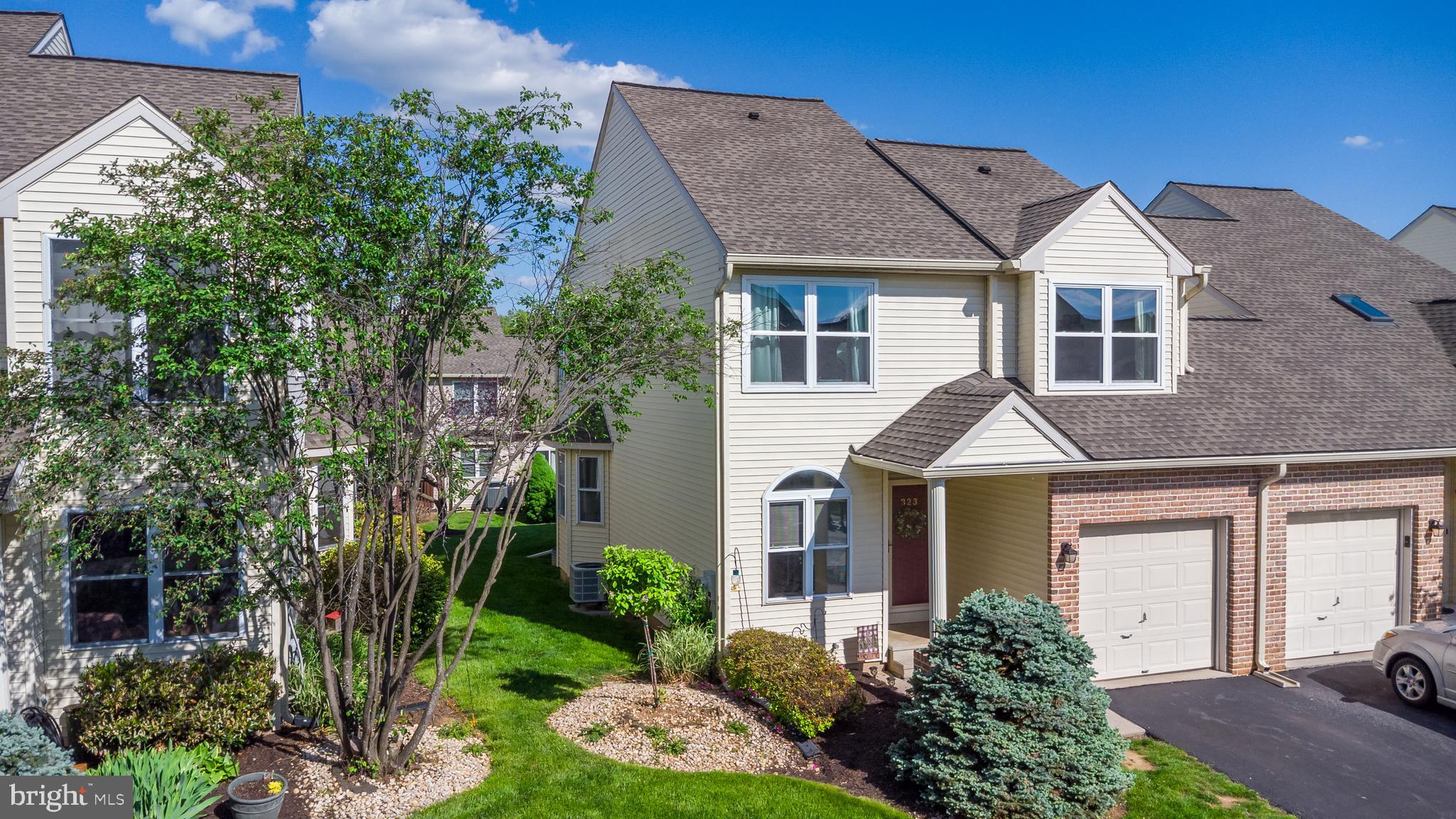 323 SURREY PLACE