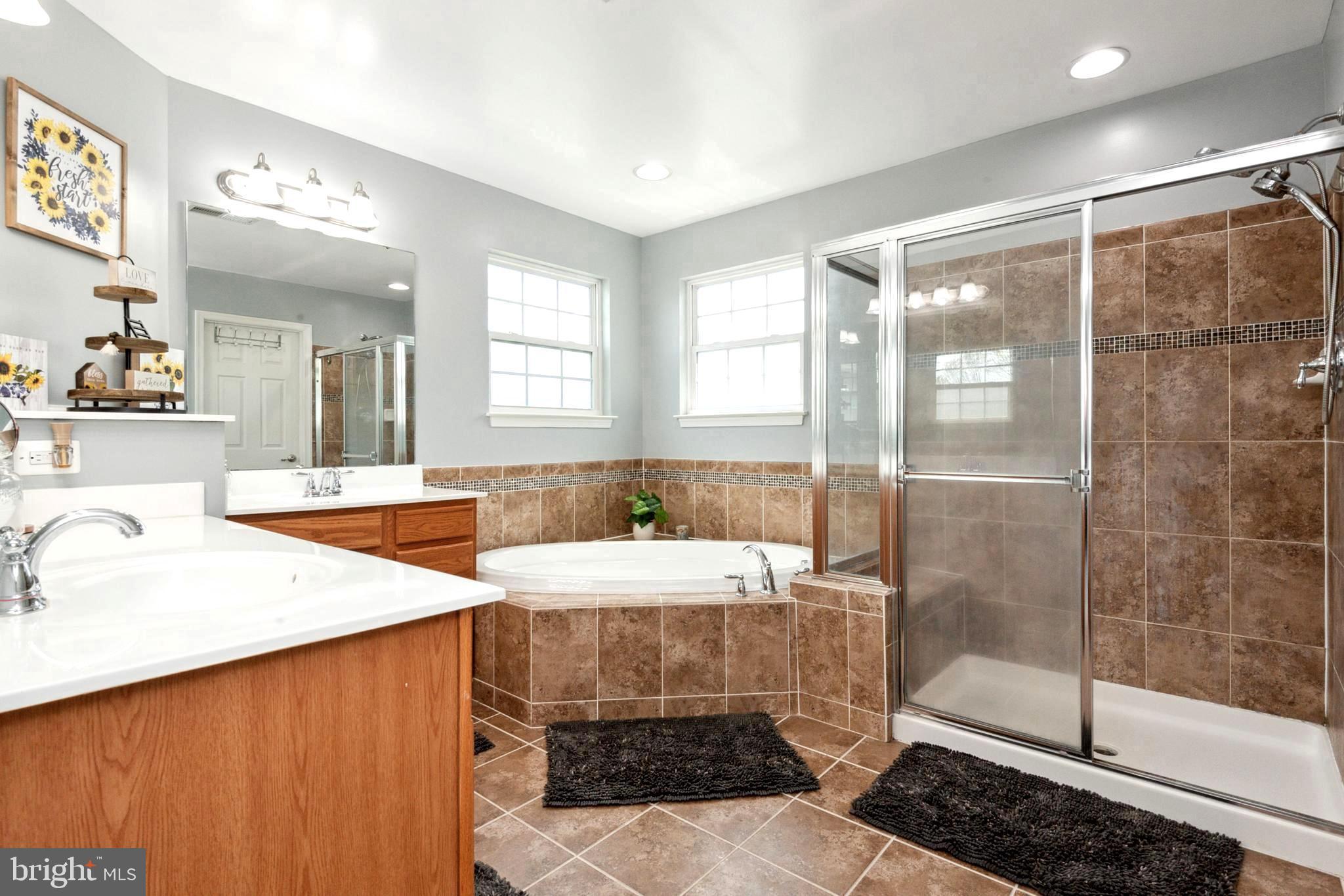 LINDEN GROVE - Residential