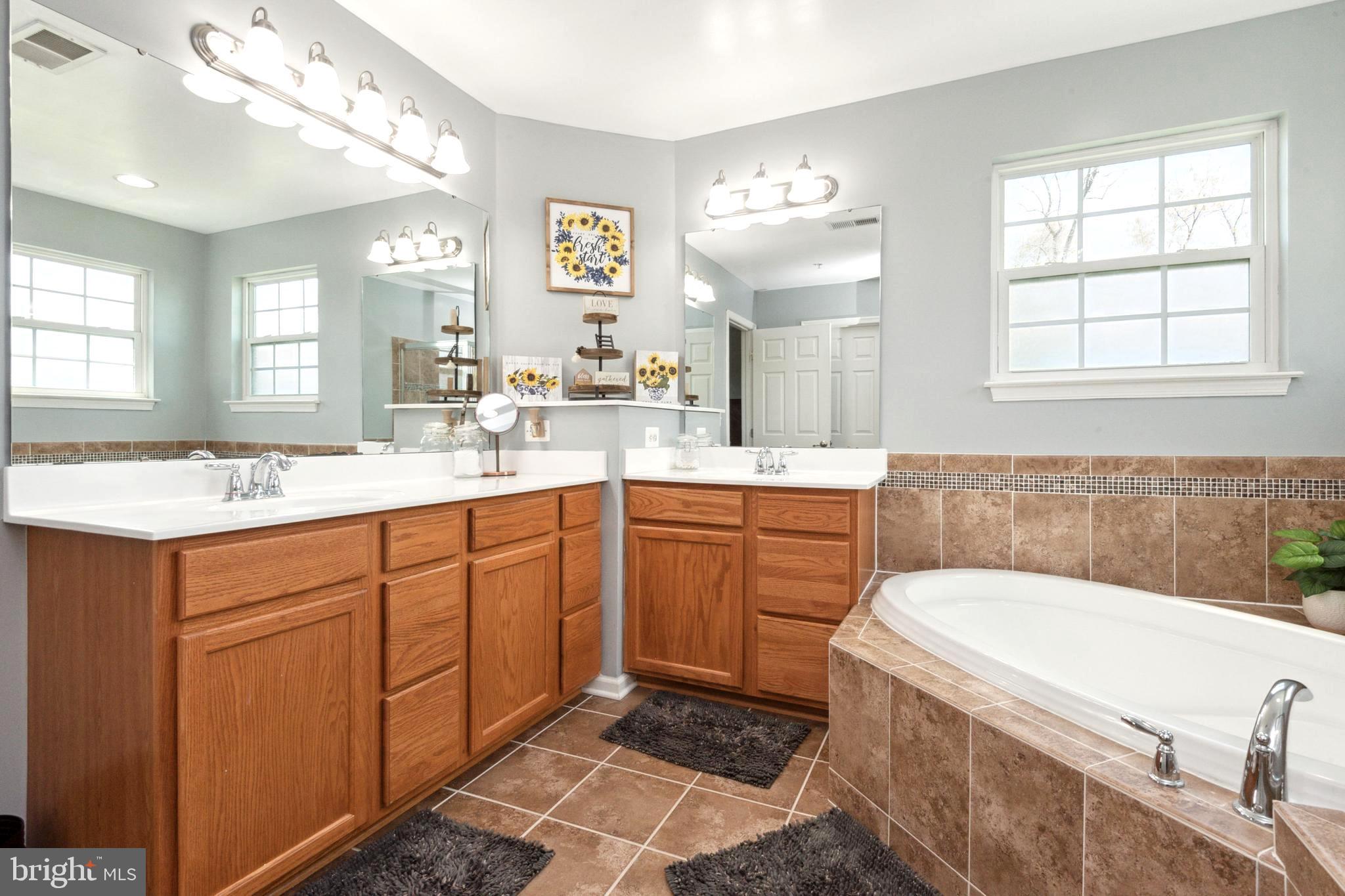 LINDEN GROVE - Residential