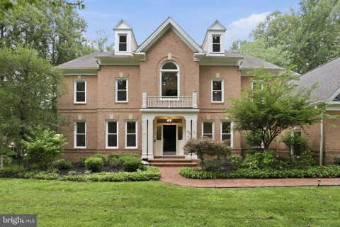 Photo of 10301 Forest Maple Road, VIENNA, VA 22182 (MLS # VAFX2335496)