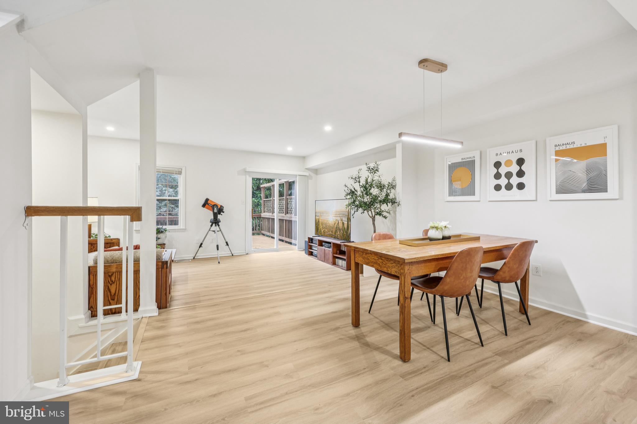 8536 SPRINGFIELD OAKS DRIVE