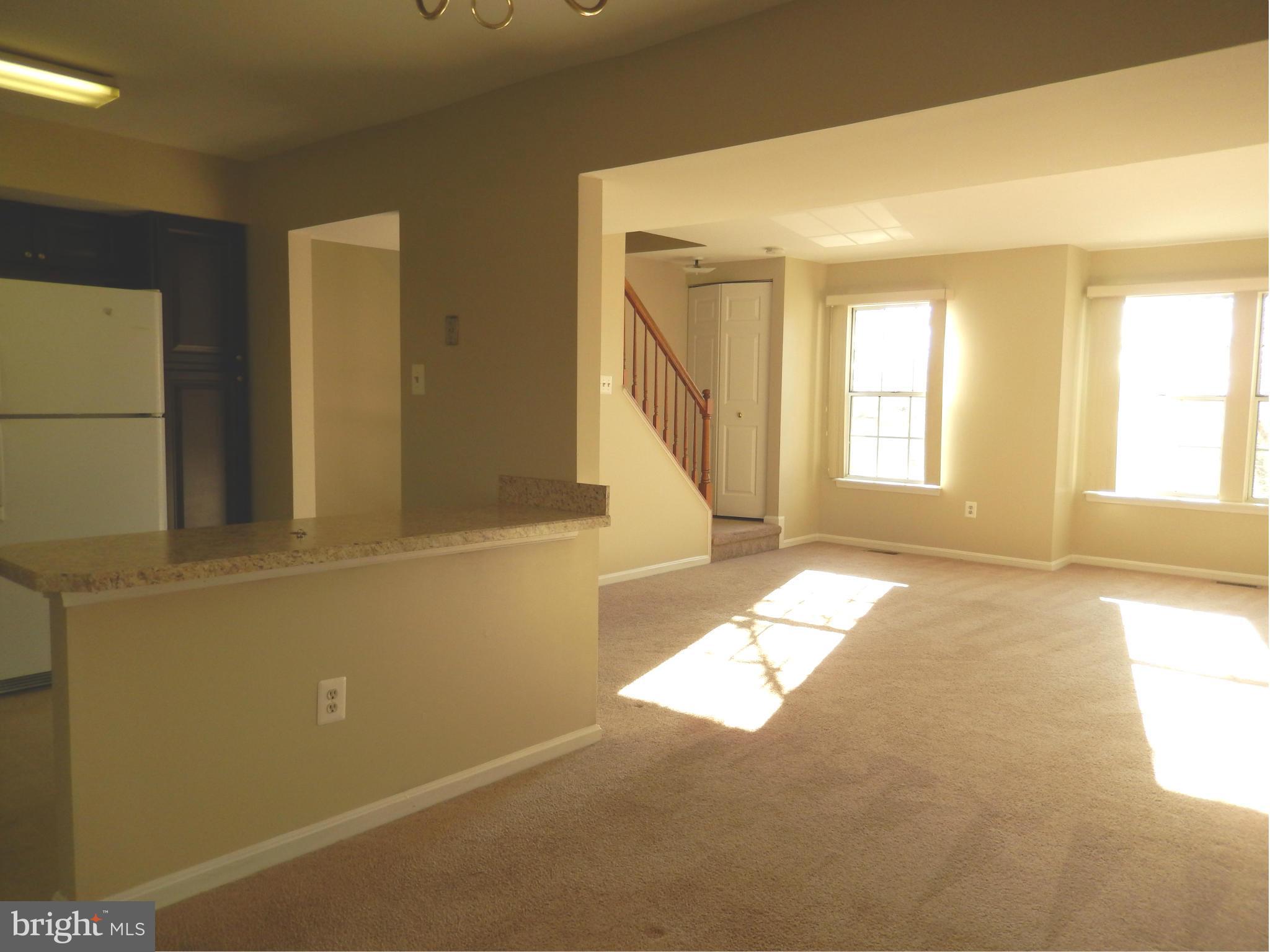 COURTLAND MANOR - Residential Lease