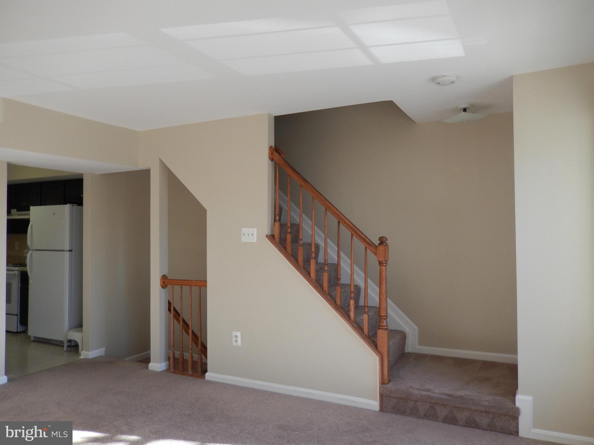 COURTLAND MANOR - Residential Lease