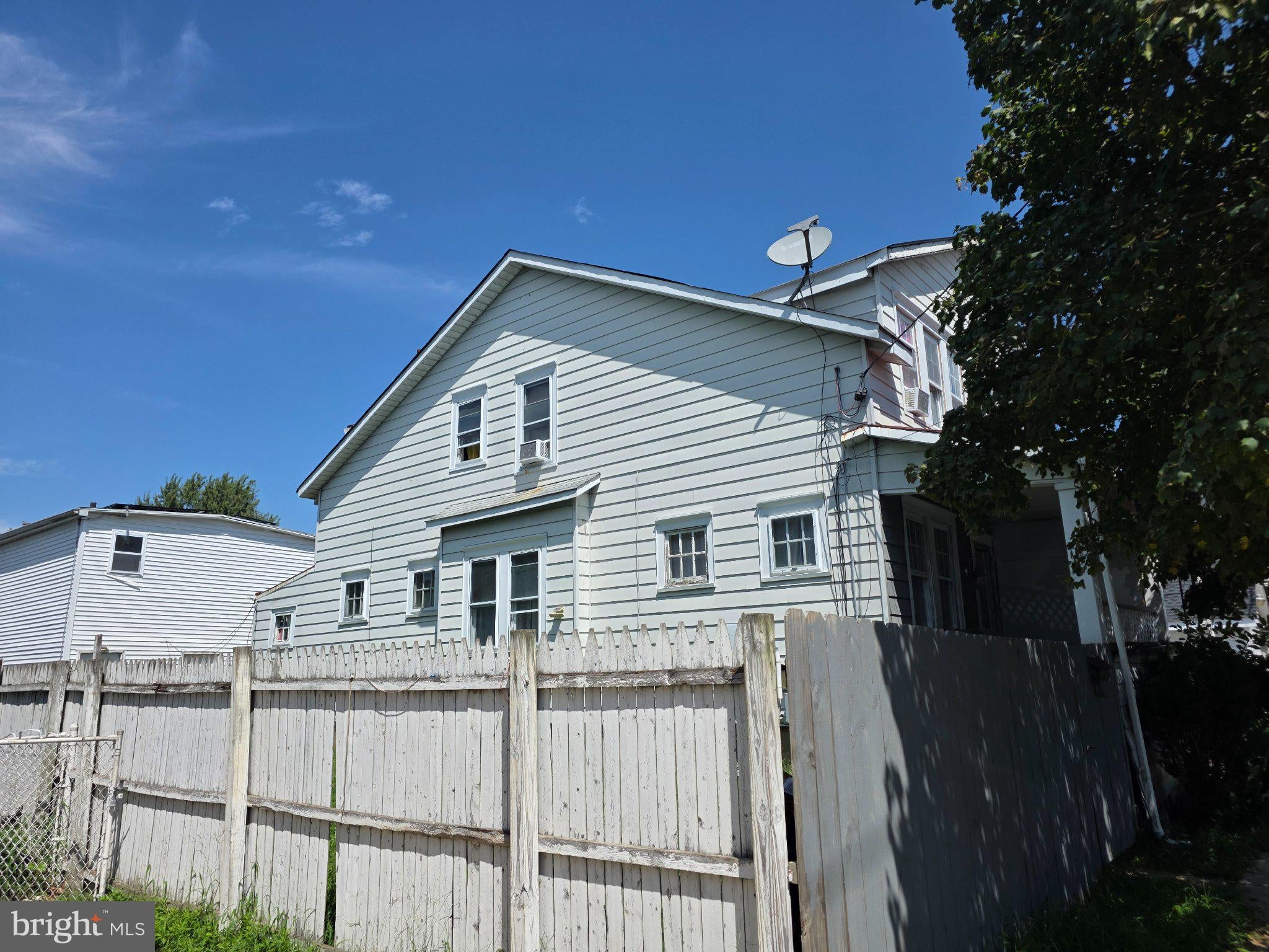 572 EMMETT AVENUE -574