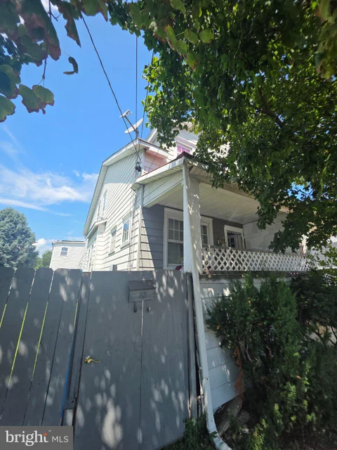 572 Emmett Avenue, Trenton, NJ MLS: NJME2082738