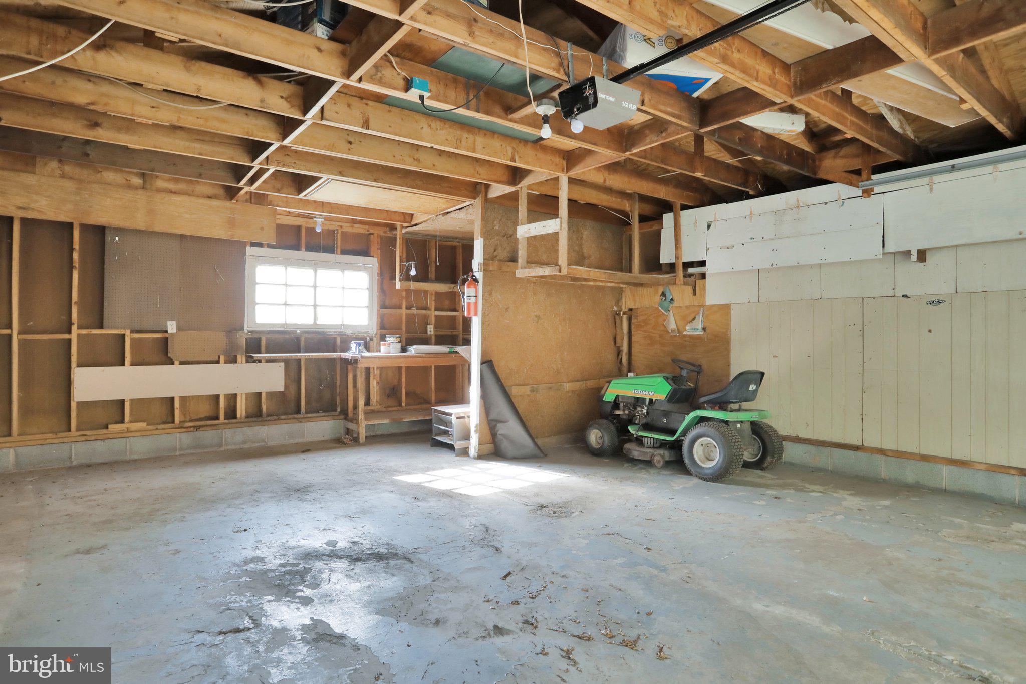 CHARLES TOWN - Residential