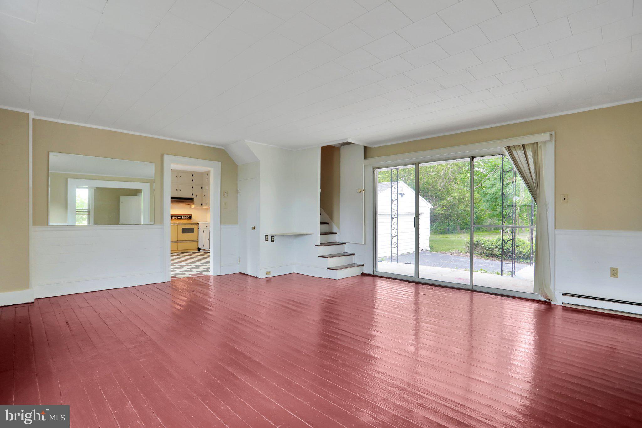 CHARLES TOWN - Residential