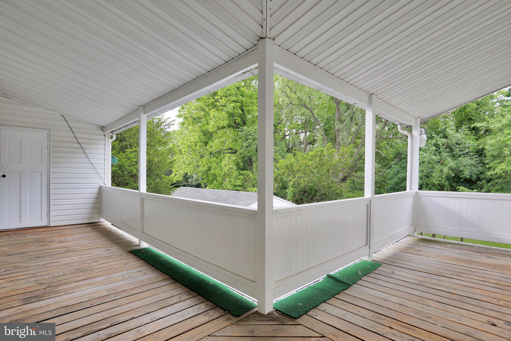 CHARLES TOWN - Residential