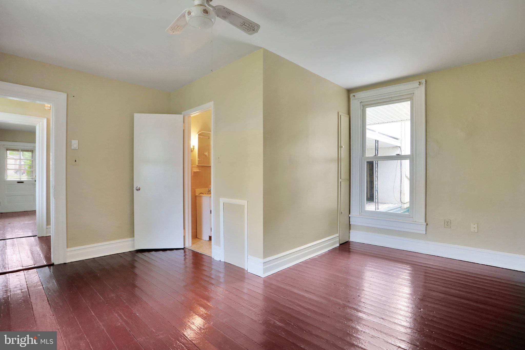 CHARLES TOWN - Residential