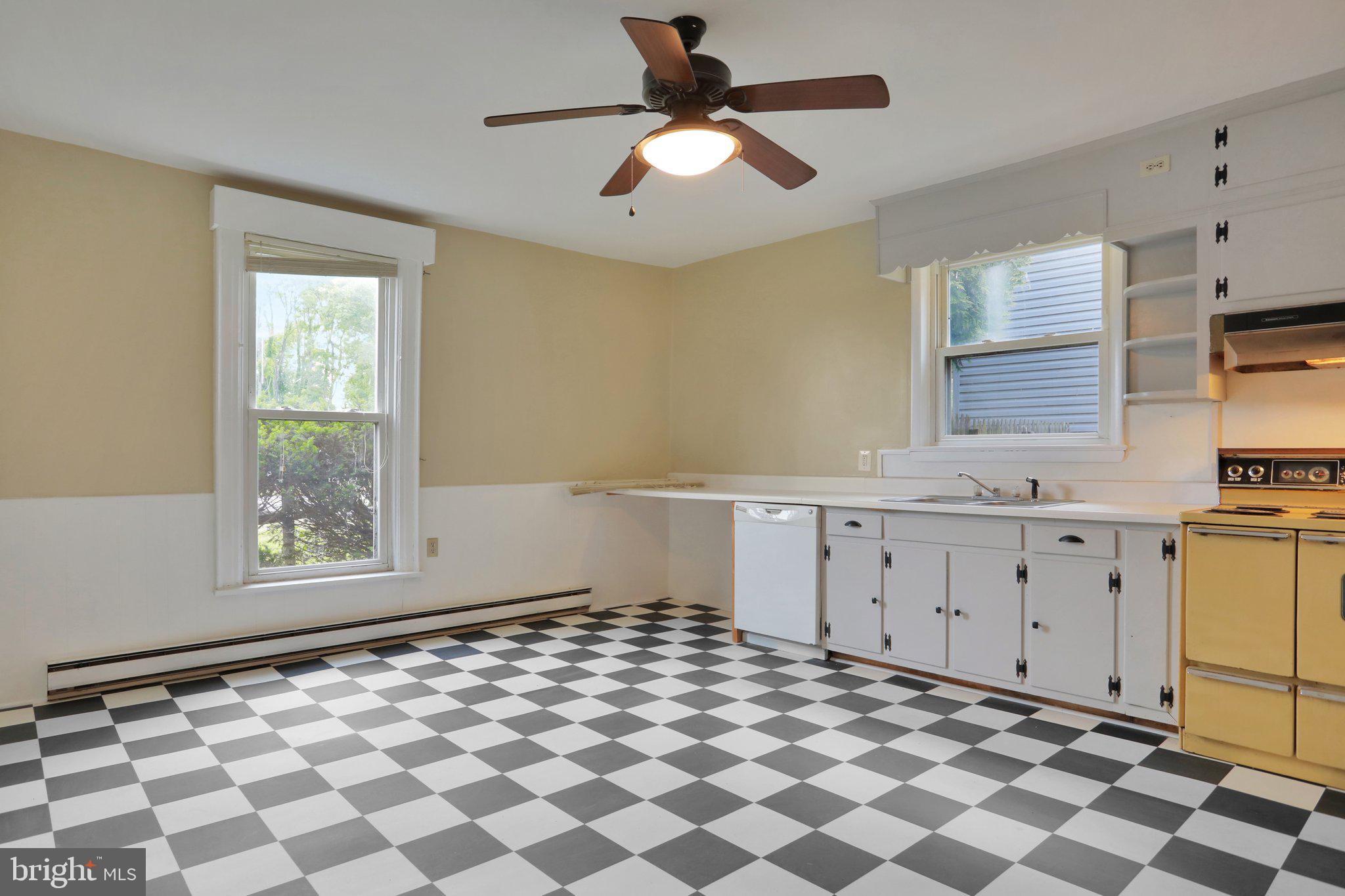 CHARLES TOWN - Residential