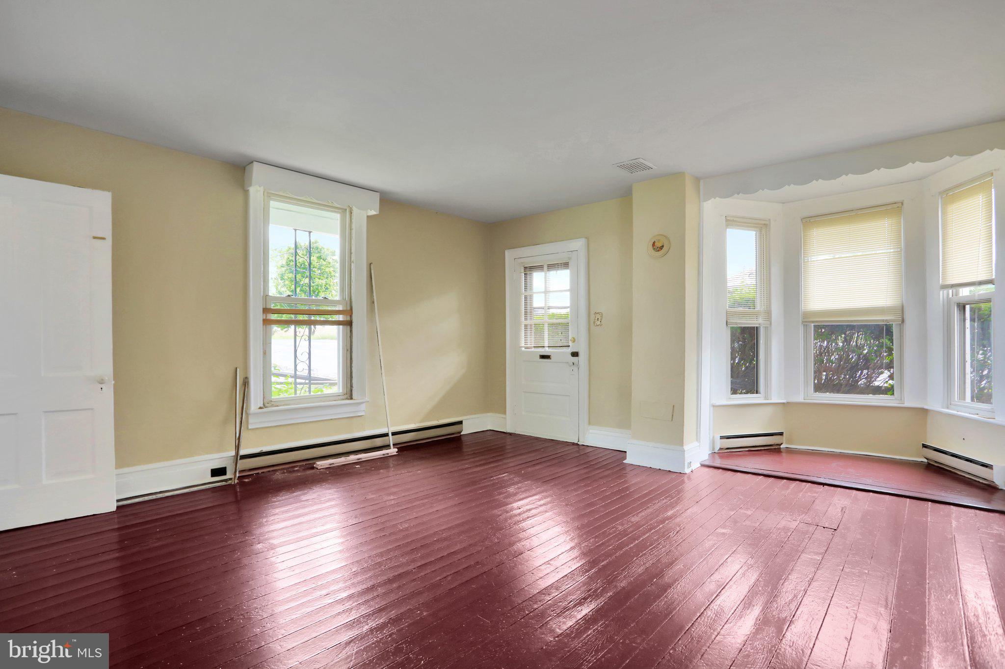 CHARLES TOWN - Residential