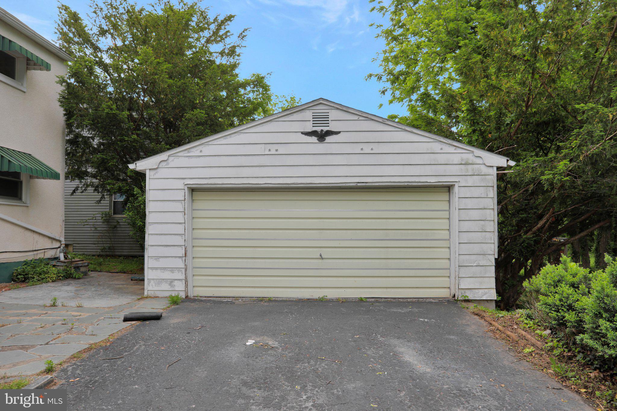 CHARLES TOWN - Residential