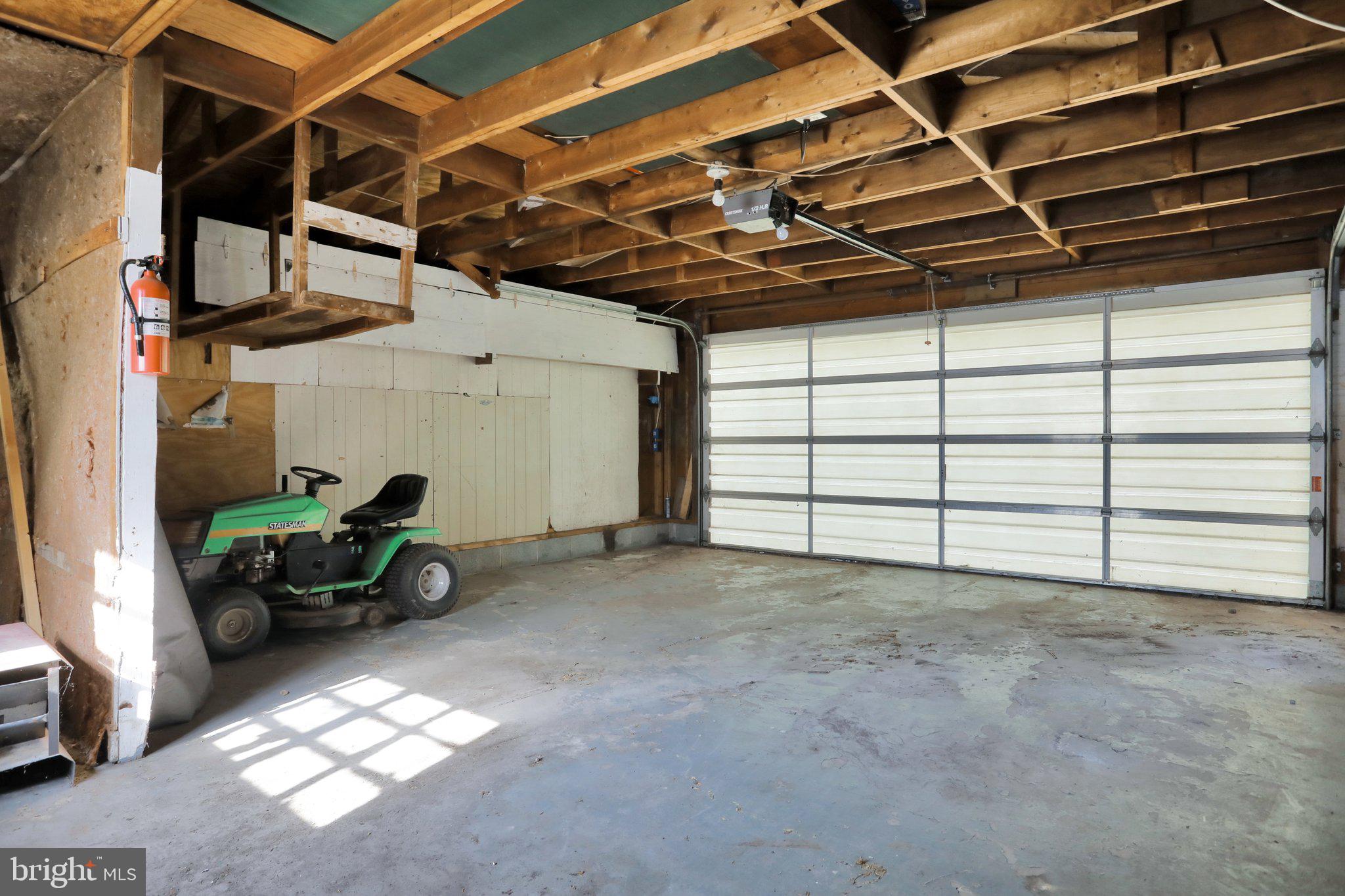 CHARLES TOWN - Residential