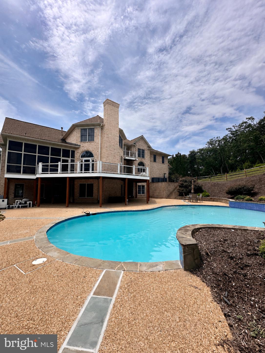 17030 THOUSAND OAKS DRIVE